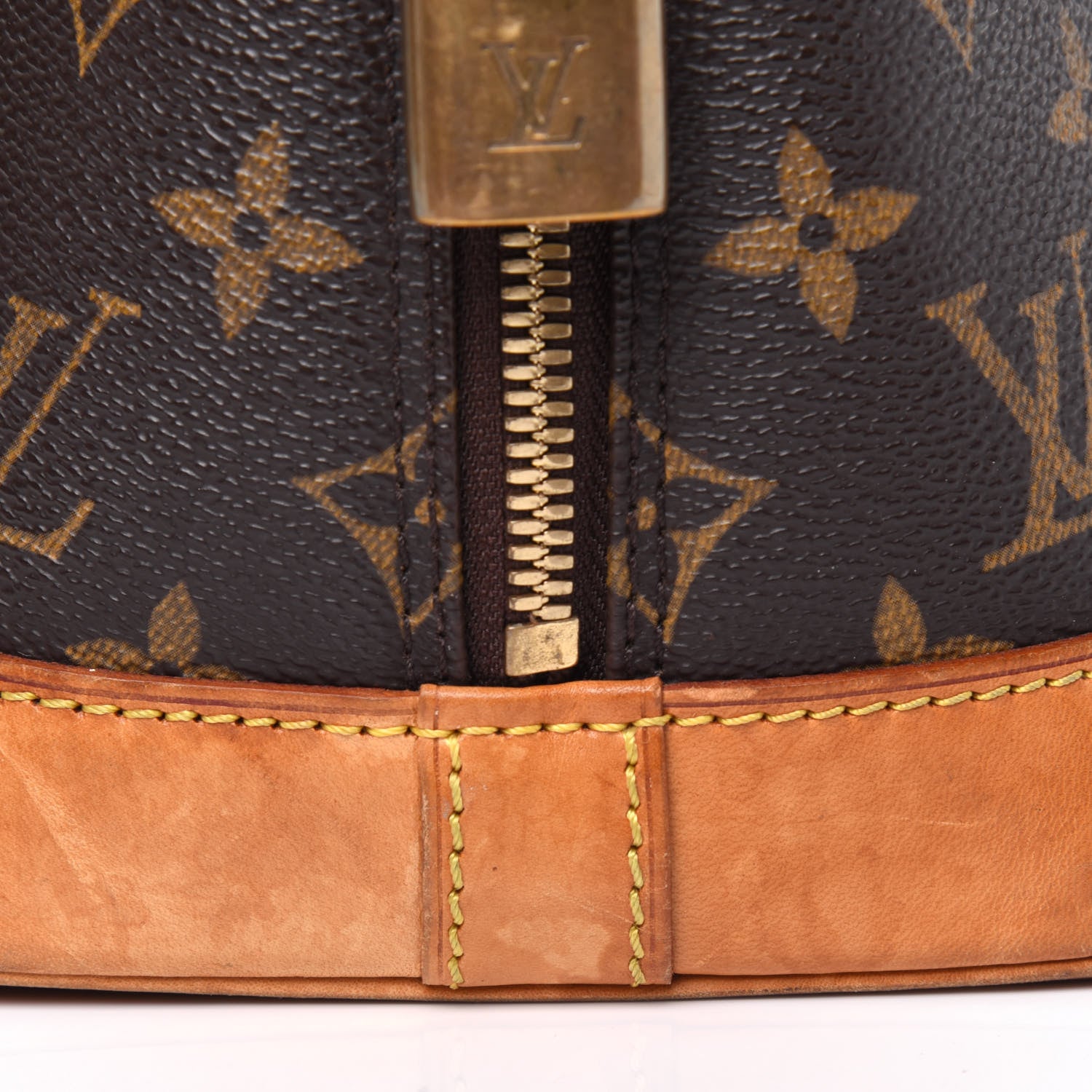 Louis Vuitton Monogram Alma PM 22 of 29