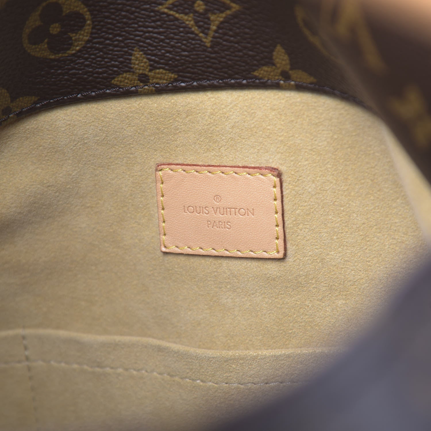 Louis Vuitton Monogram Artsy MM 6 of 15