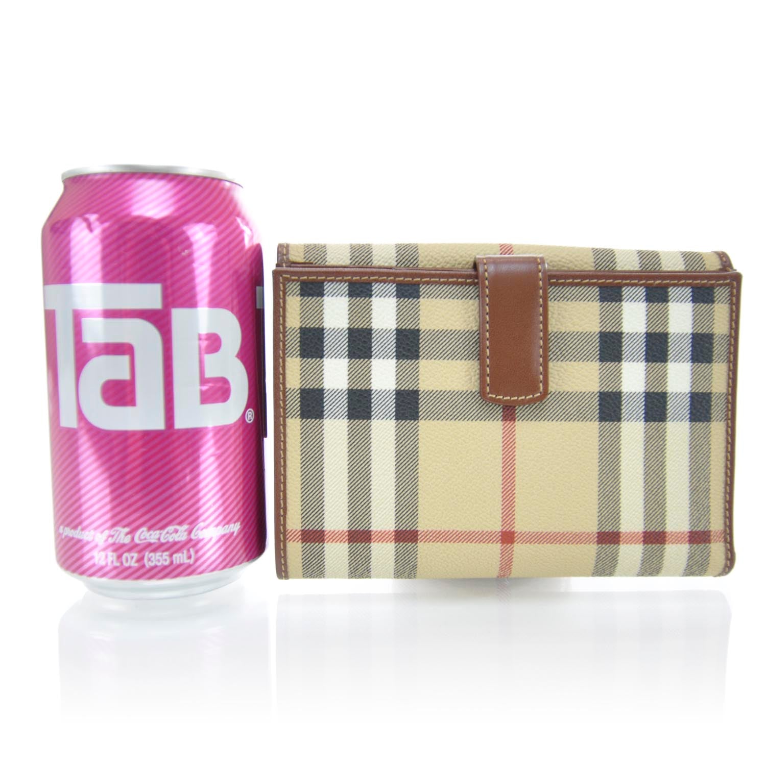 Burberry House Check Wallet 2 of 9