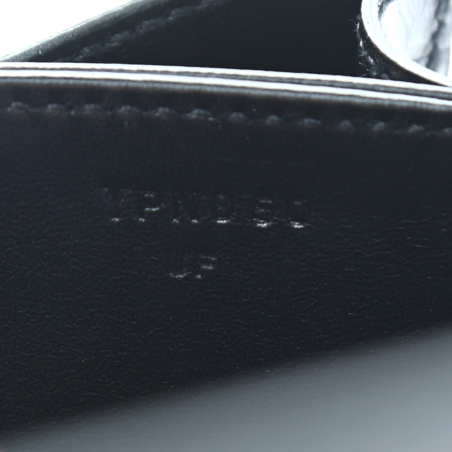 Shiny Alligator Constance 18 Black
