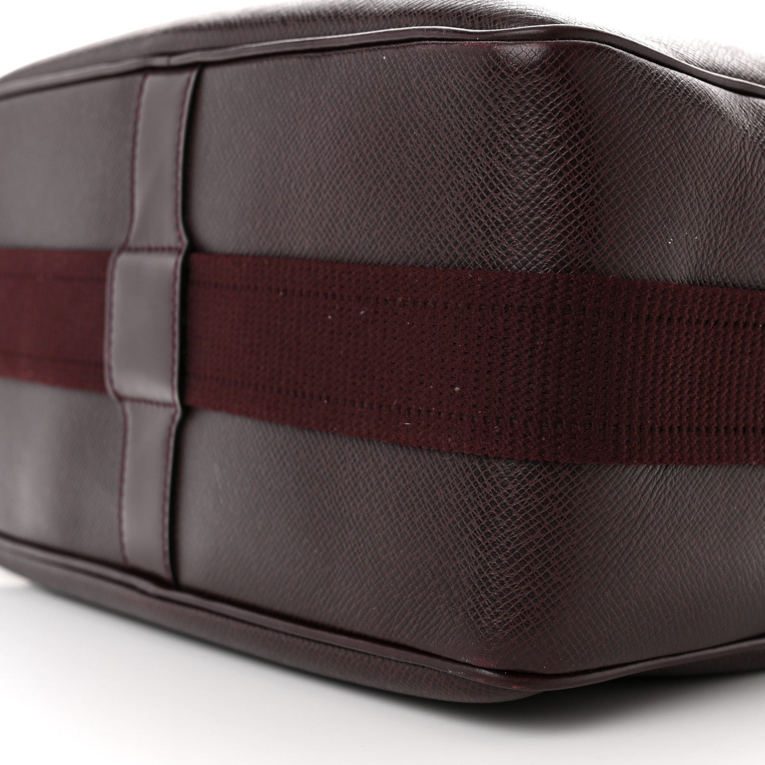 Louis Vuitton Taiga Reporter Messenger Acajou 10 of 12