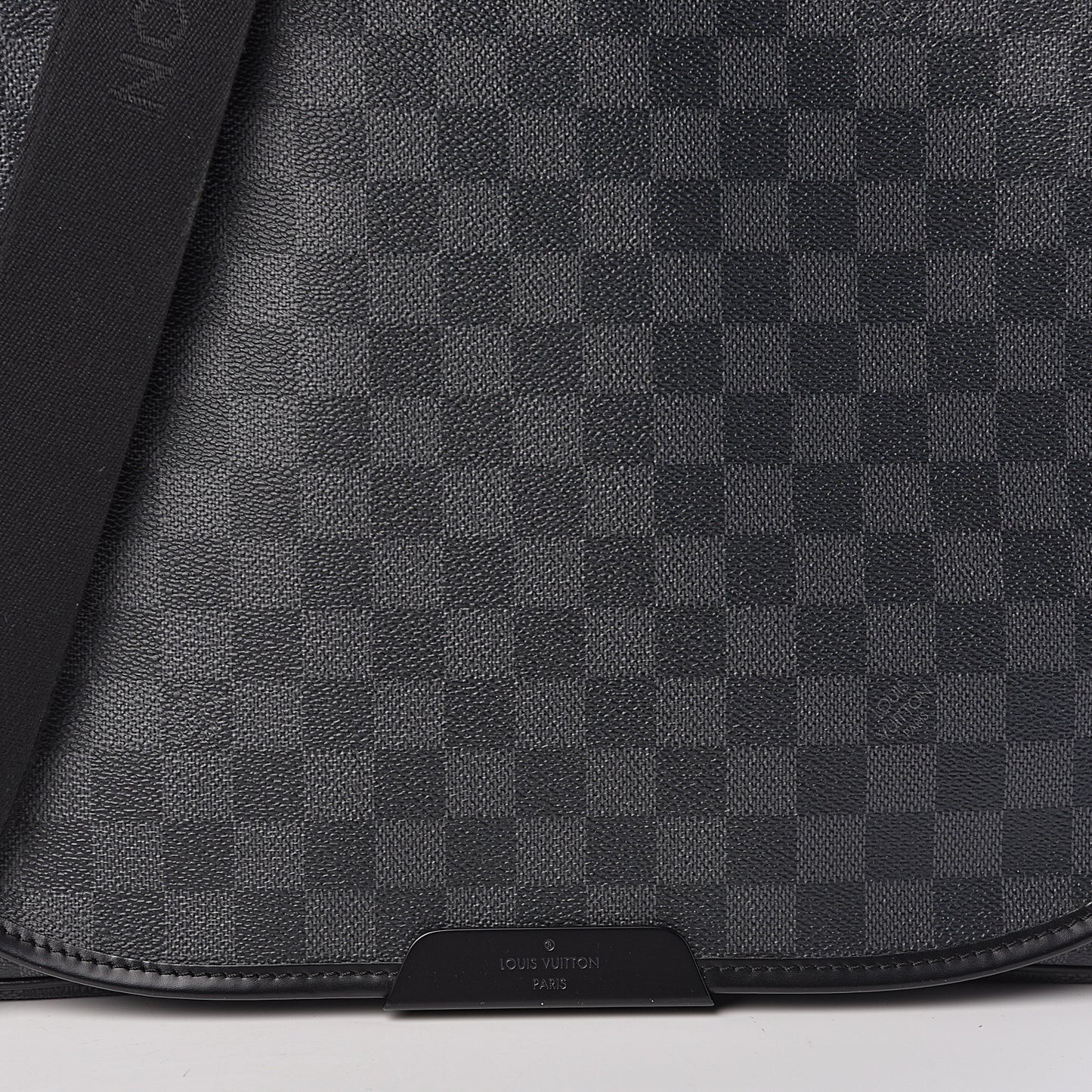 Damier Graphite District MM