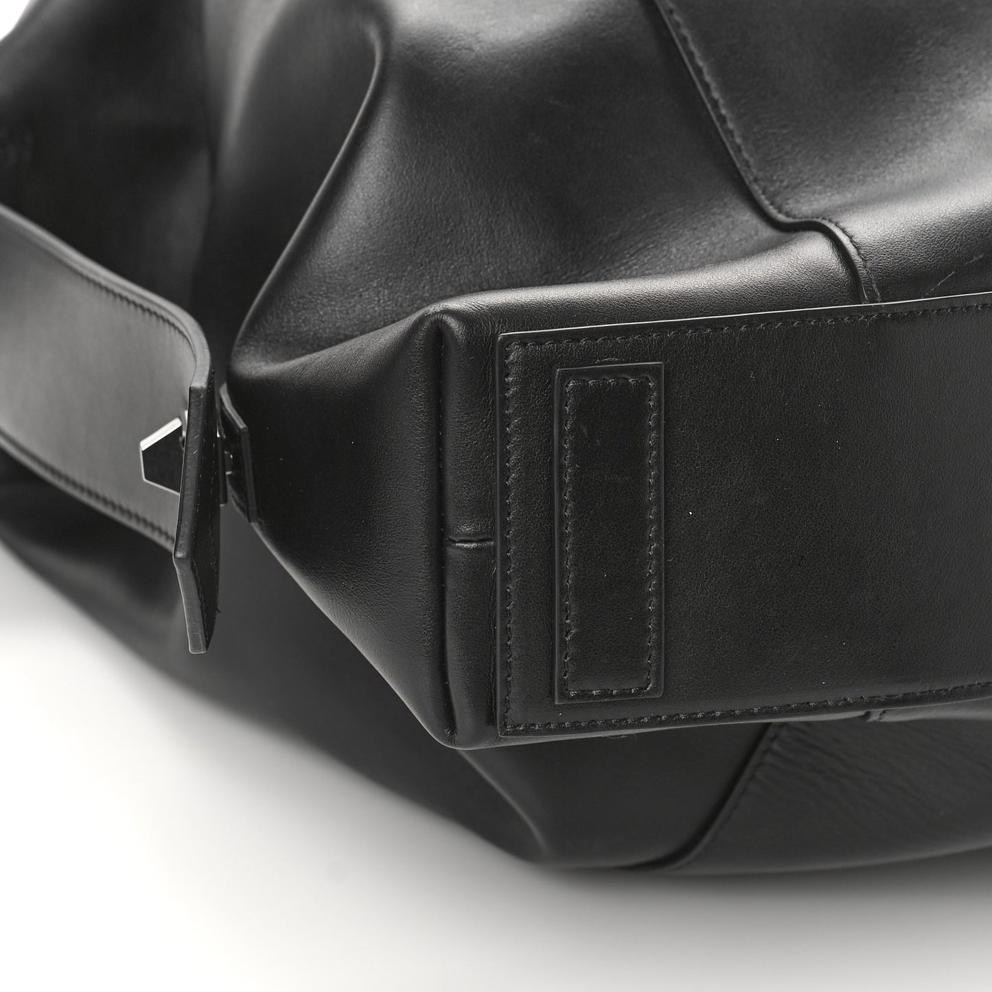 Smooth Calfskin Large Soft Antigona Black