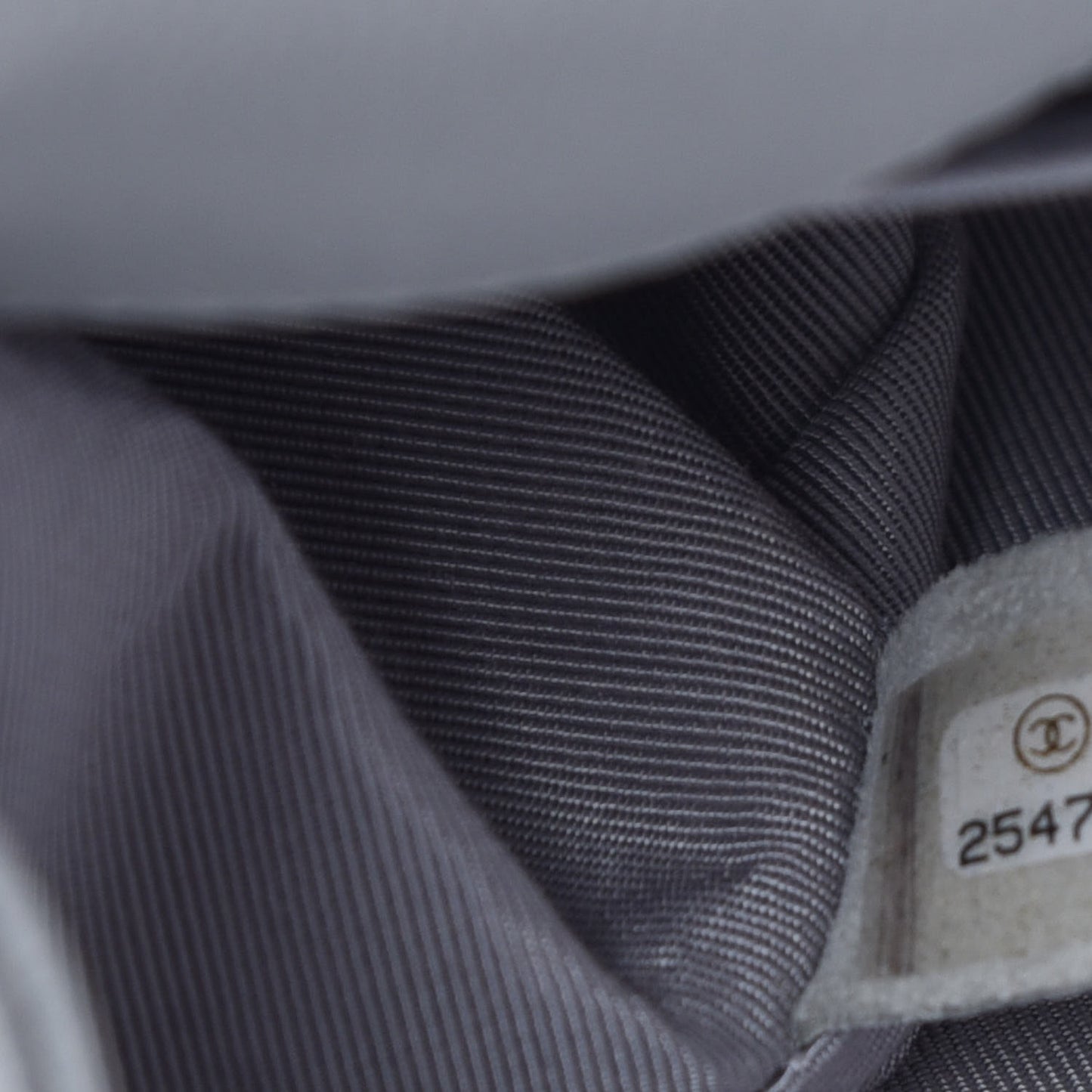 Caviar Quilted Medium Boy Flap Grey