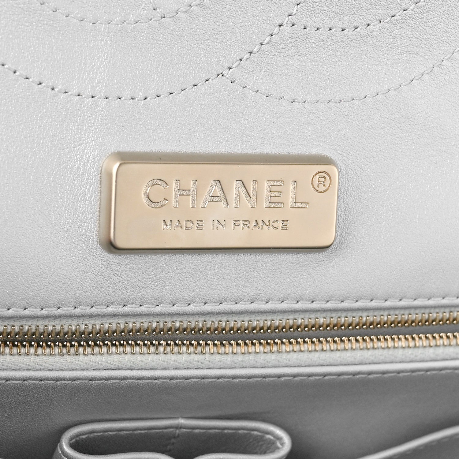 Chanel Iridescent Alligator Jumbo Double Flap Light Grey 6 of 10