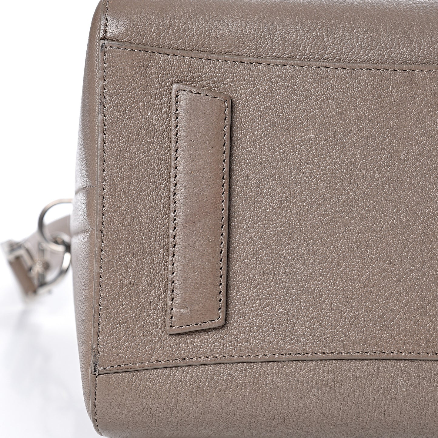 Sugar Goatskin Medium Antigona Sand