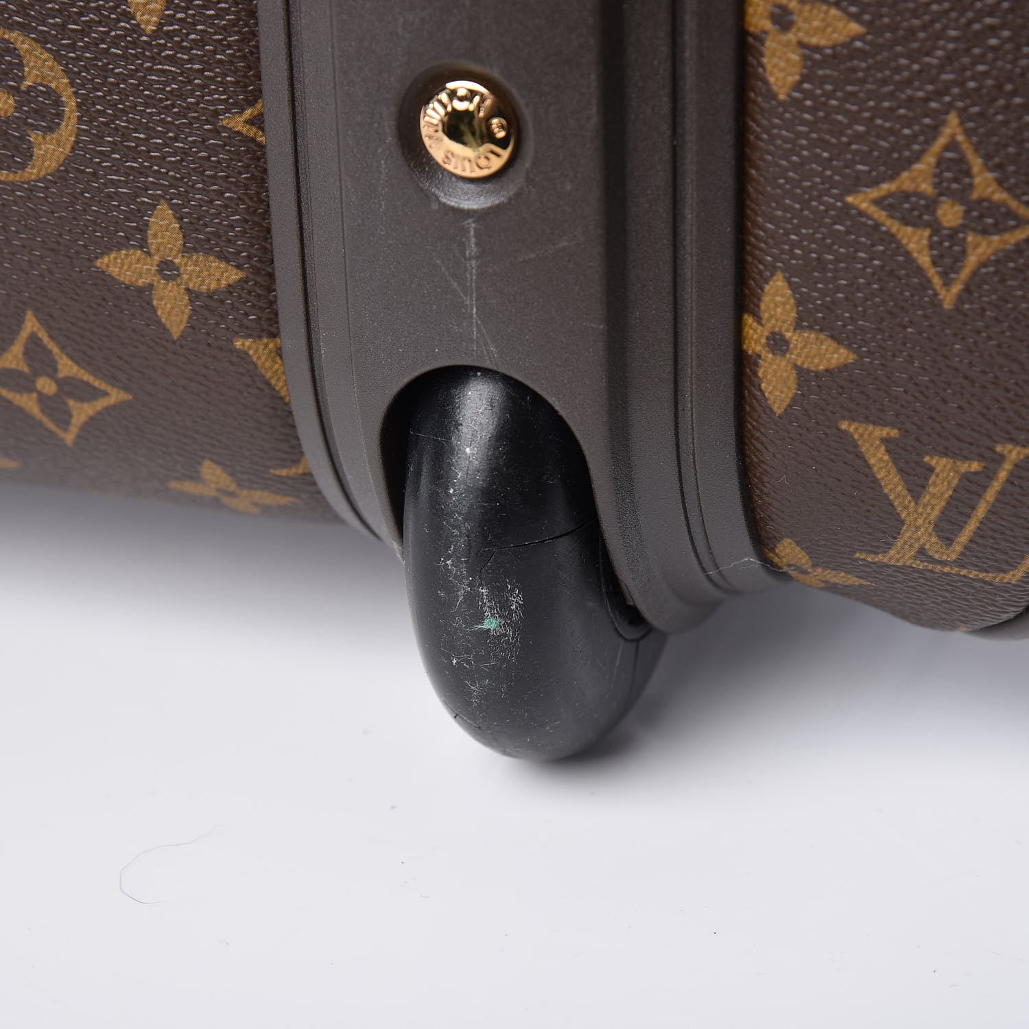 Louis Vuitton Monogram Pegase 60 8 of 36