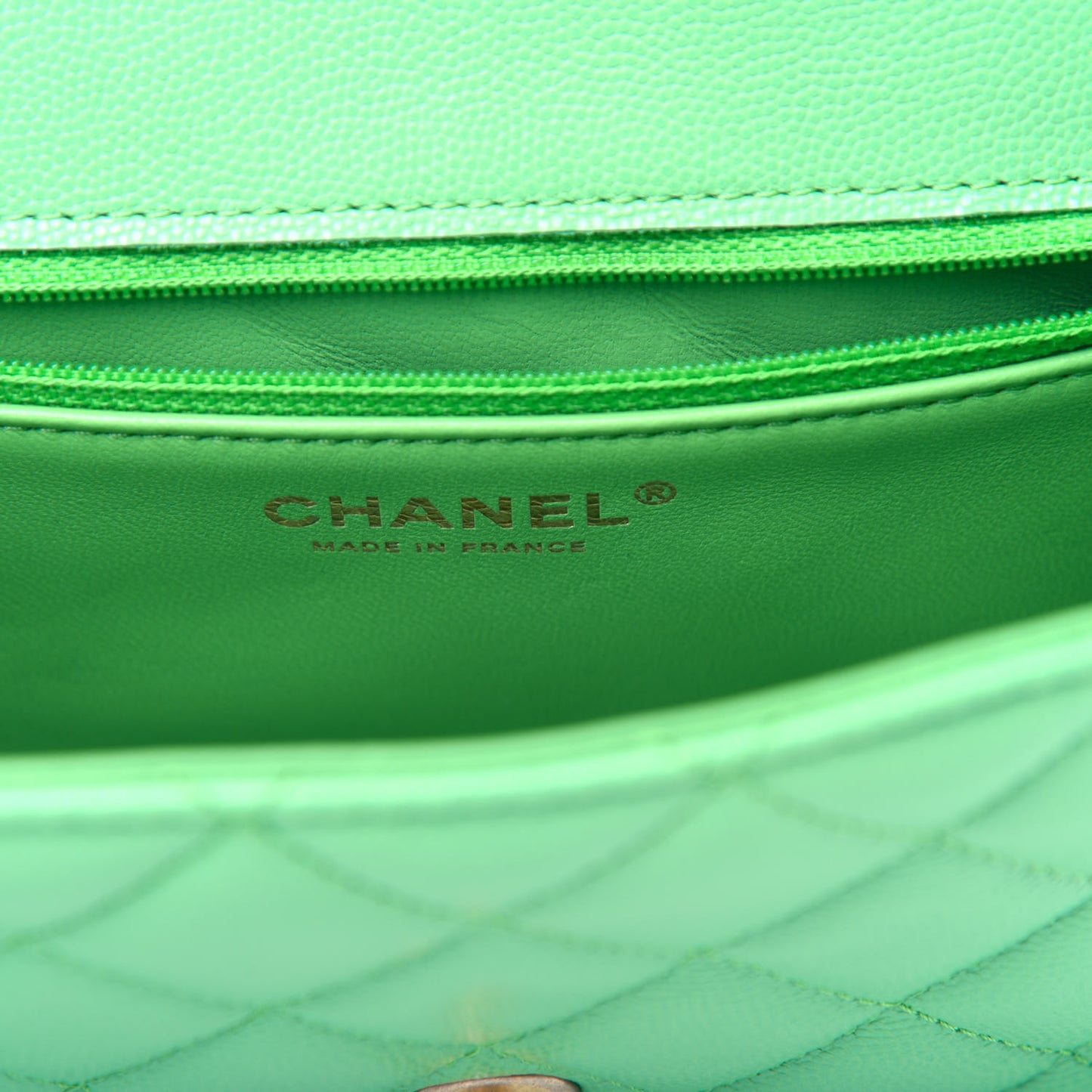 Caviar Quilted Medium Sweet Classic Flap Green