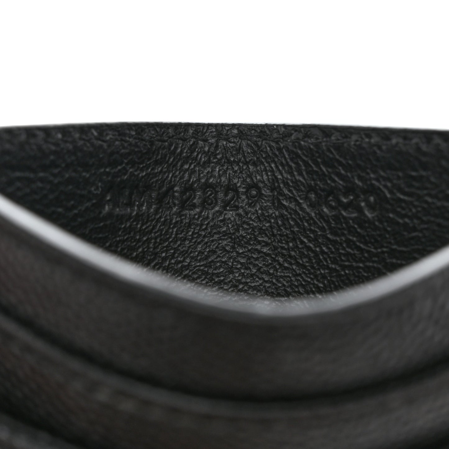 Grain De Poudre Matelasse Chevron Monogram Credit Card Case Black