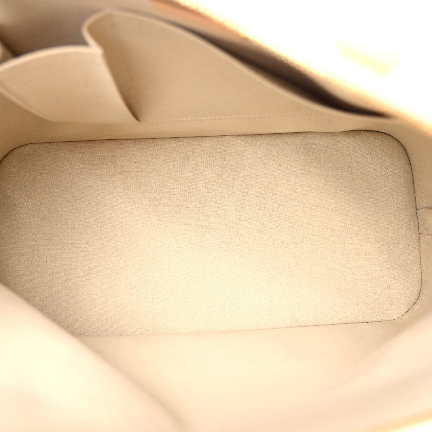 Louis Vuitton Vernis Alma GM Blanc Corail 5 of 11