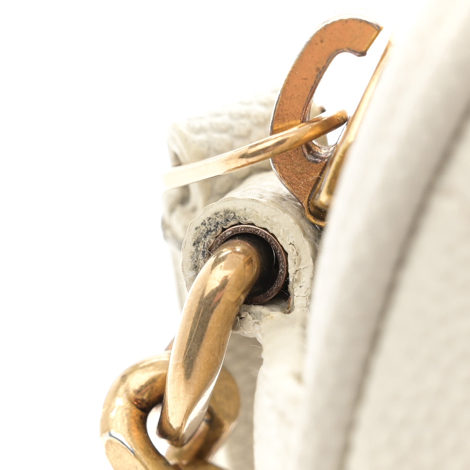 Saint Laurent Grain De Poudre Matelasse Chevron Quilted Round Vinyle Camera Bag Blanc Vintage 12 of 12