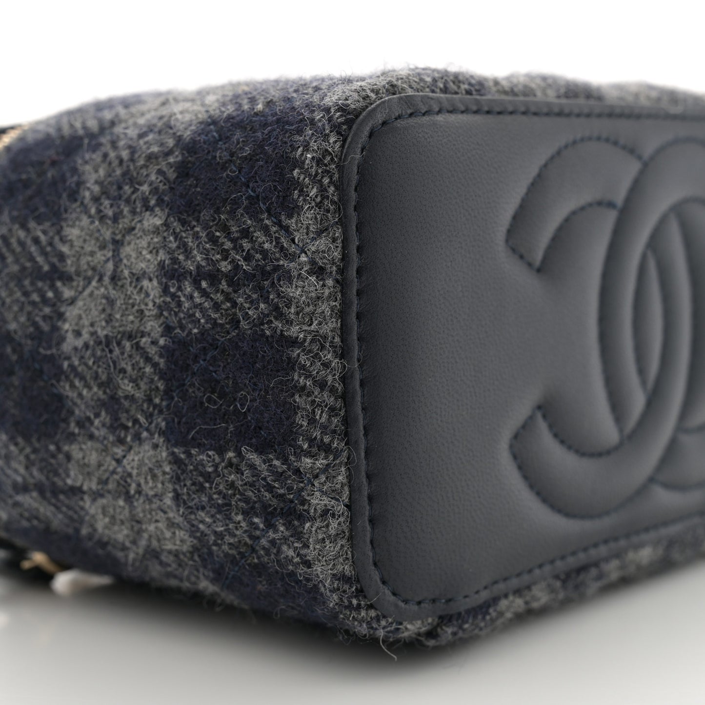 Wool Plaid Quilted Small Vanity Case With Chain Blue