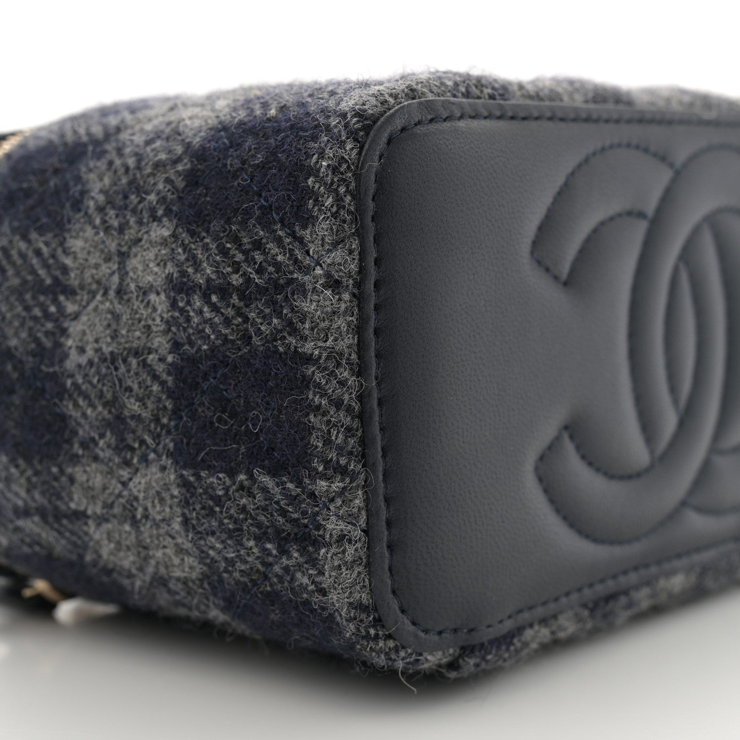 Chanel Wool Plaid Quilted Small Vanity Case With Chain Blue 9 of 10