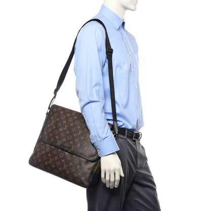 Louis Vuitton Monogram Macassar Bass GM 2 of 9