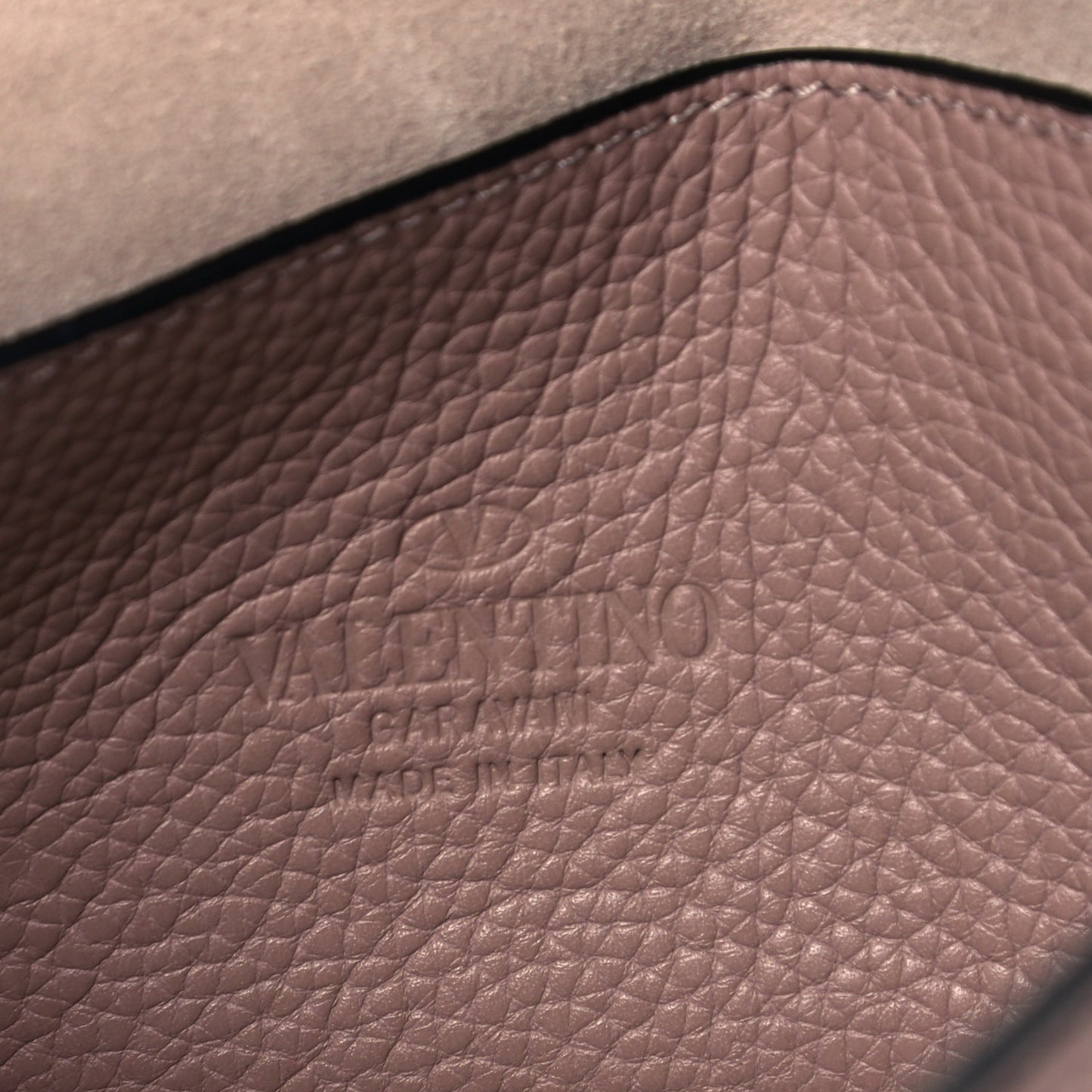 Pebbled Calfskin Medium Rockstud Flip Lock Crossbody Bag Lipstick