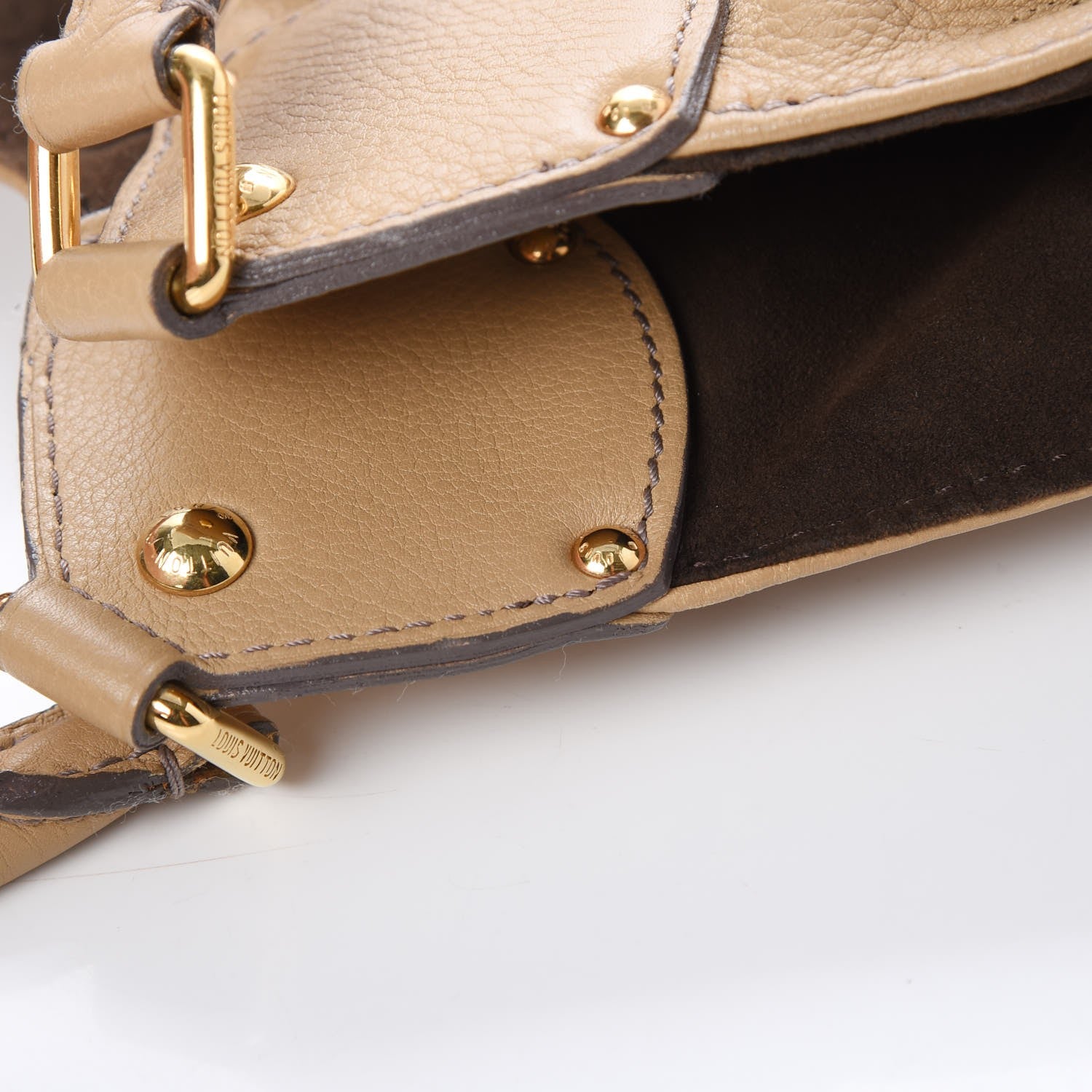 Louis Vuitton Mahina XL Biscuit 13 of 16