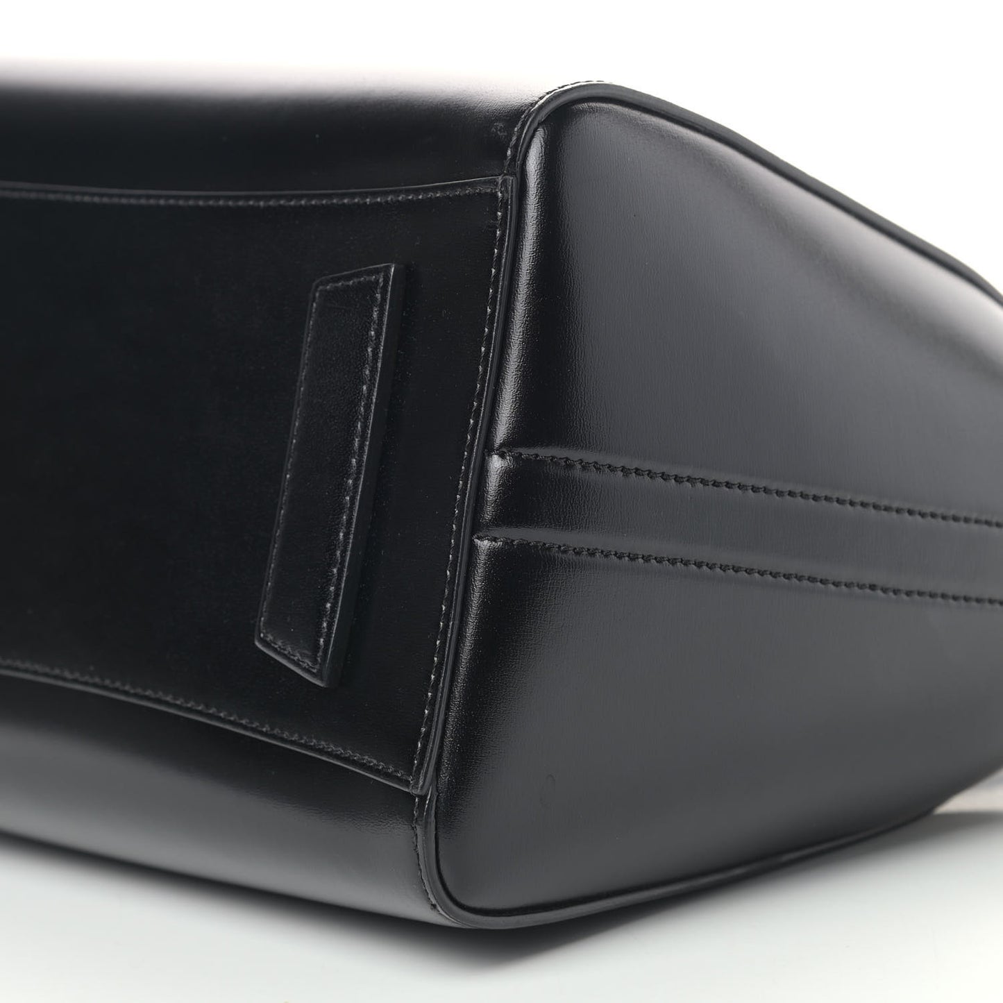 Shiny Lord Calfskin Small Antigona Black