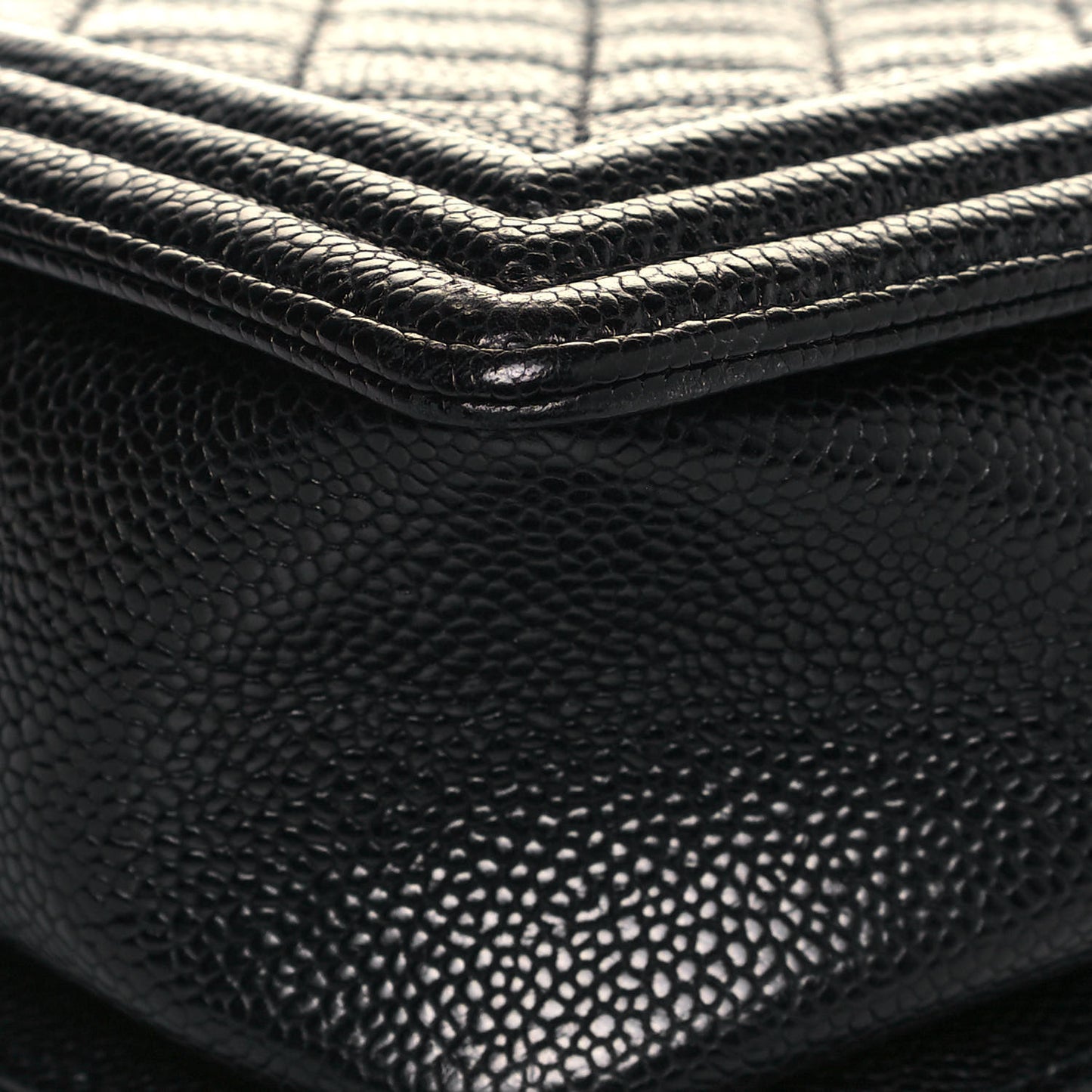 Caviar Quilted New Medium Boy Flap Black