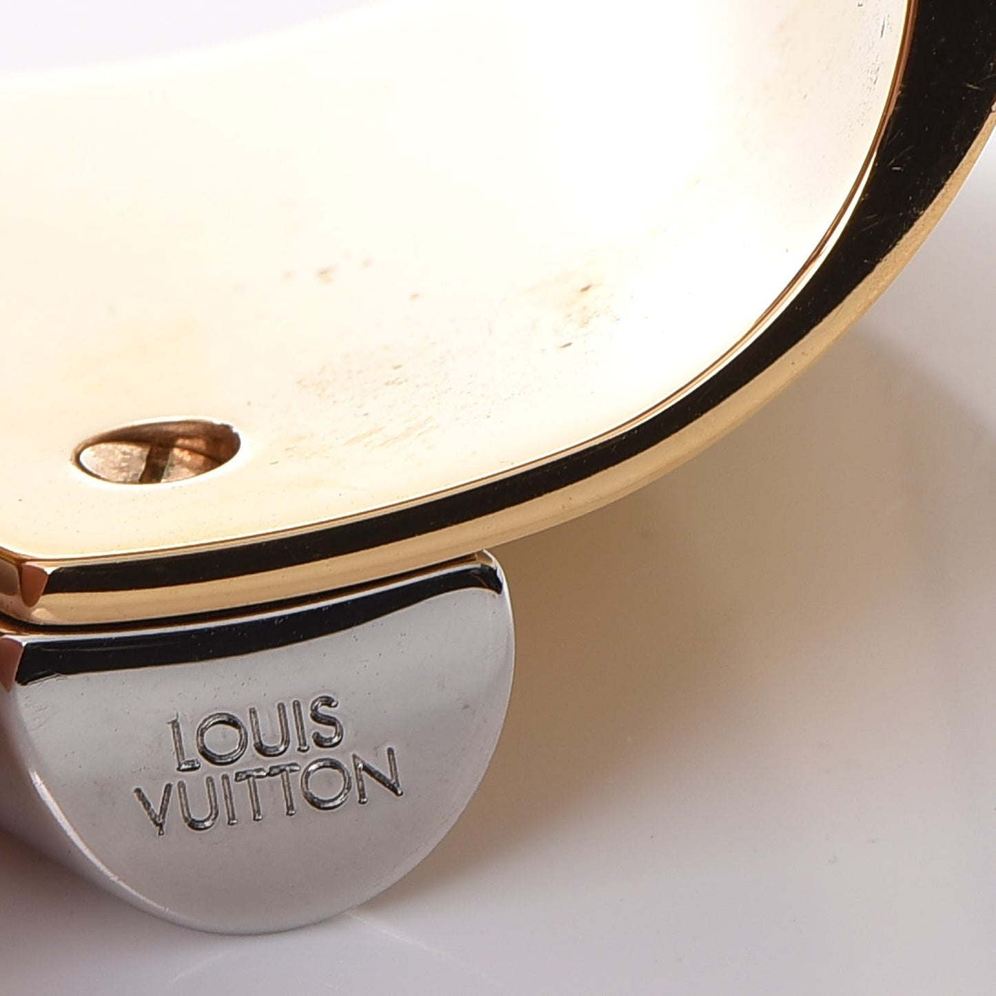 Essential V Cuff Gold