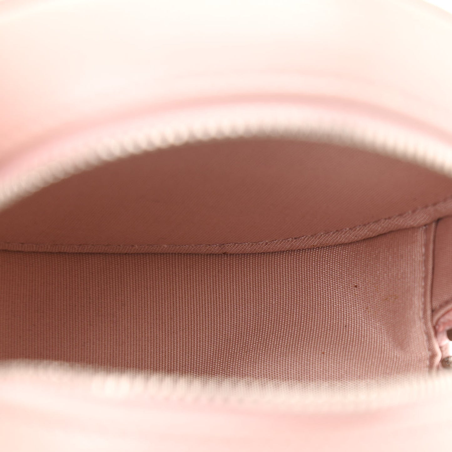 Goatskin Camellia Quilted Round Clutch With Chain Light Pink