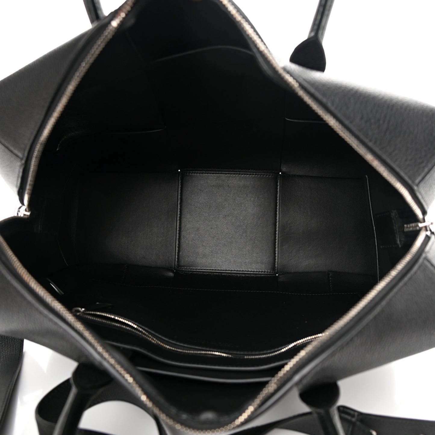 Calfskin Maxi Intrecciato Arco Black