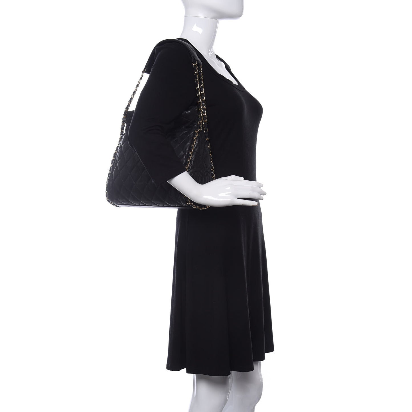 Calfskin Quilted Medium Chain Me Hobo Black
