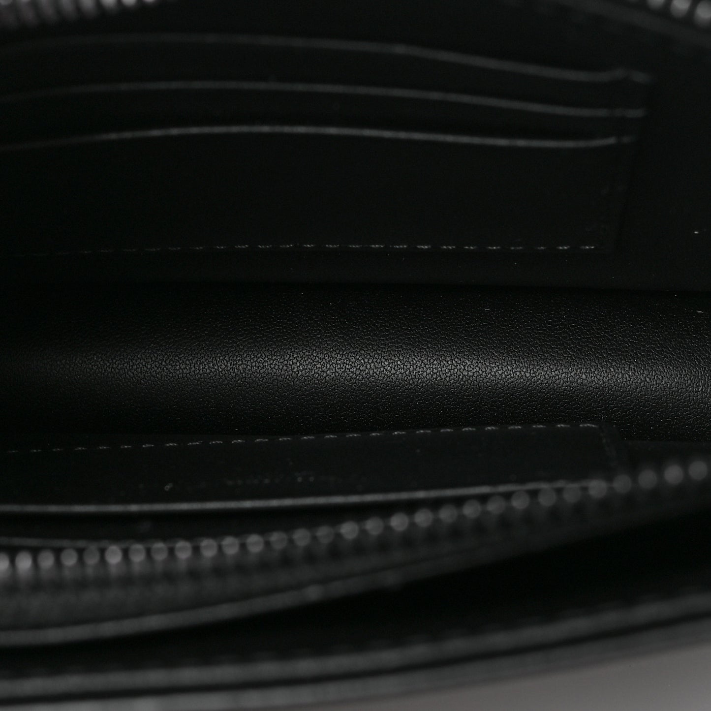 Calfskin Macrocannage Diamond Caro Zipped Pouch With Chain Black