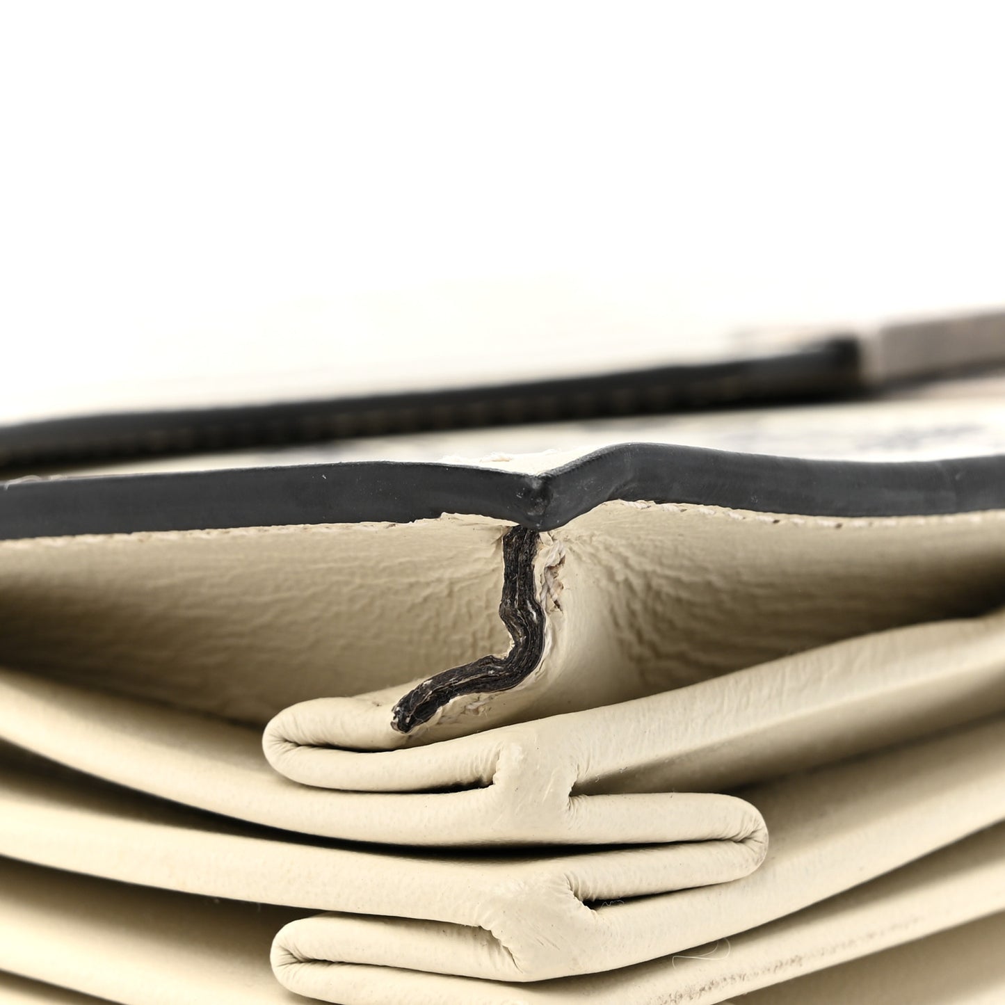 Calfskin Pouch Ivory Black