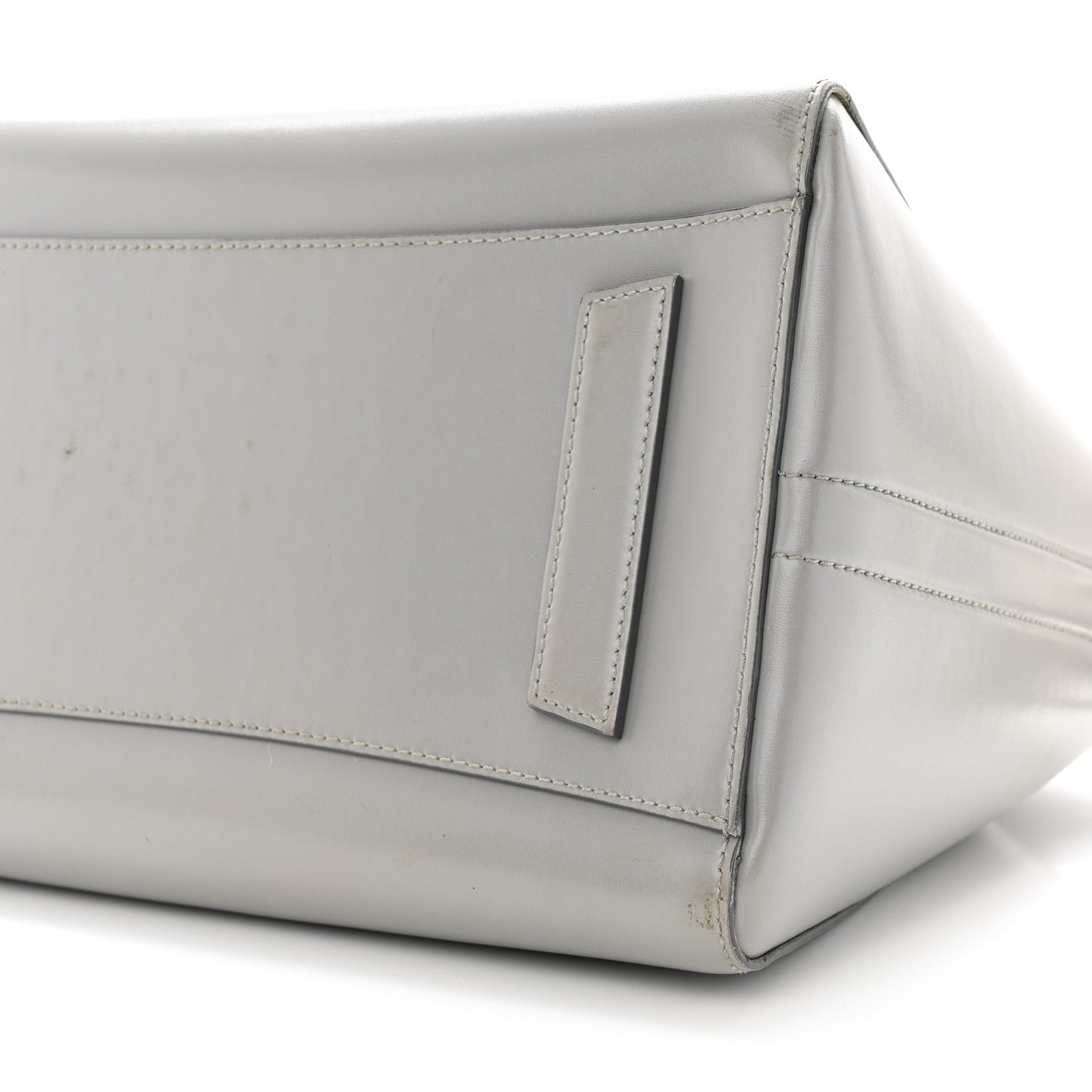 Shiny Lord Calfskin Medium Antigona Pearl Grey