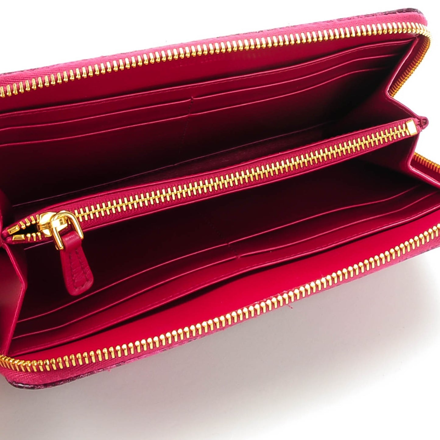 Vitello Ayers Embossed Zip Around Wallet Peonia