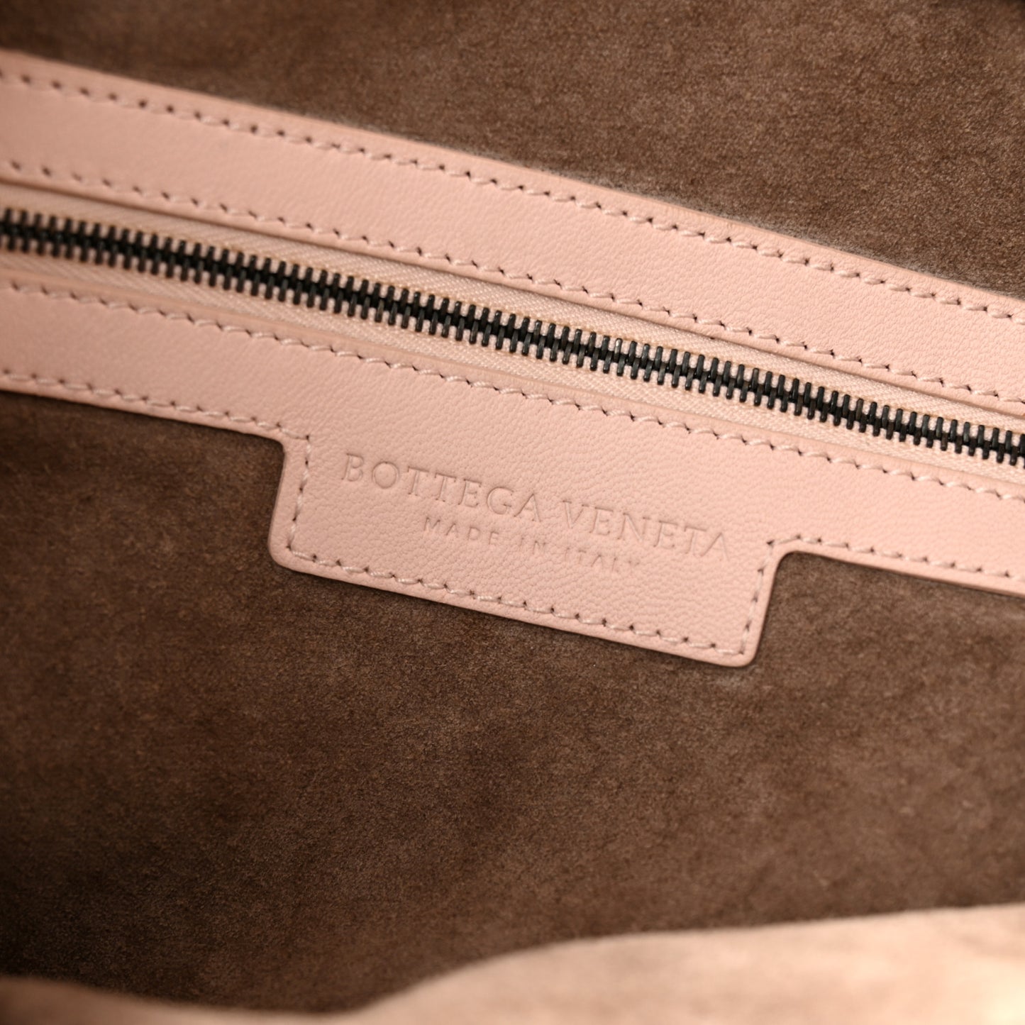 Nappa Intrecciato Large Veneta Hobo Flamingo