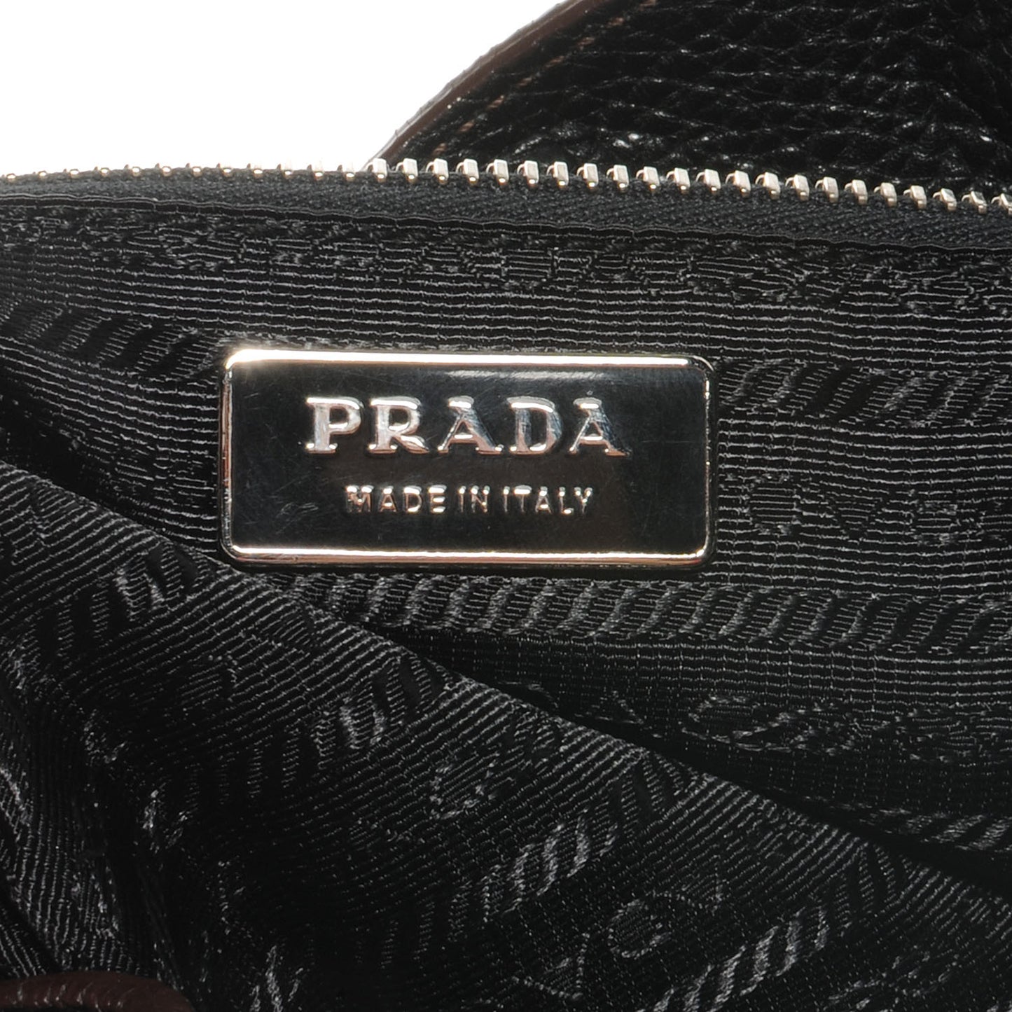 Vitello Daino Logo Shoulder Bag Black