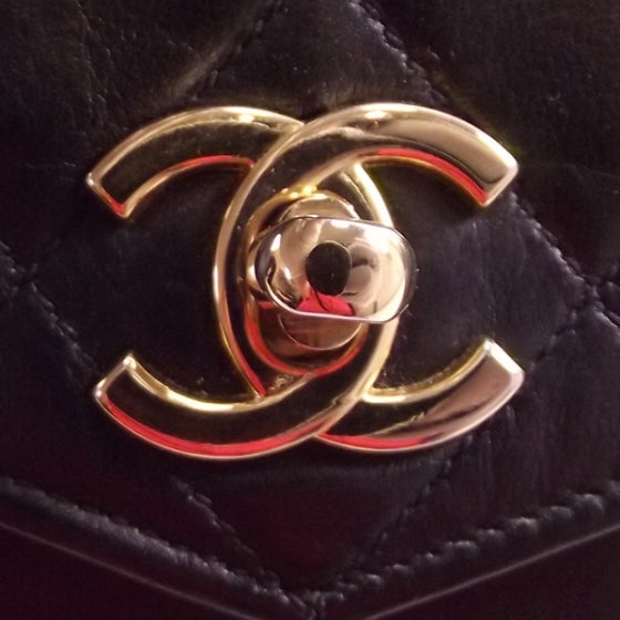Chanel Leather Quilted Flap 7 of 11