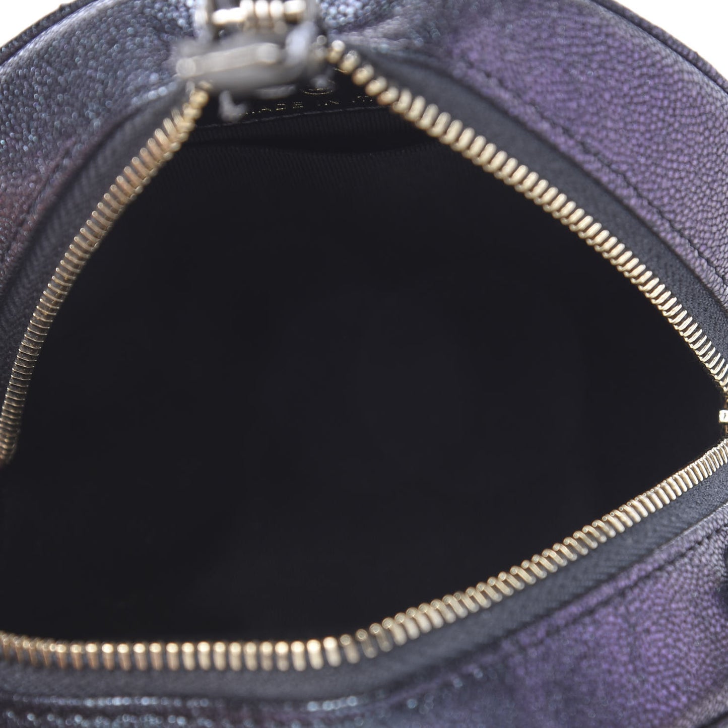 Iridescent Caviar Quilted Round Clutch With Chain Black