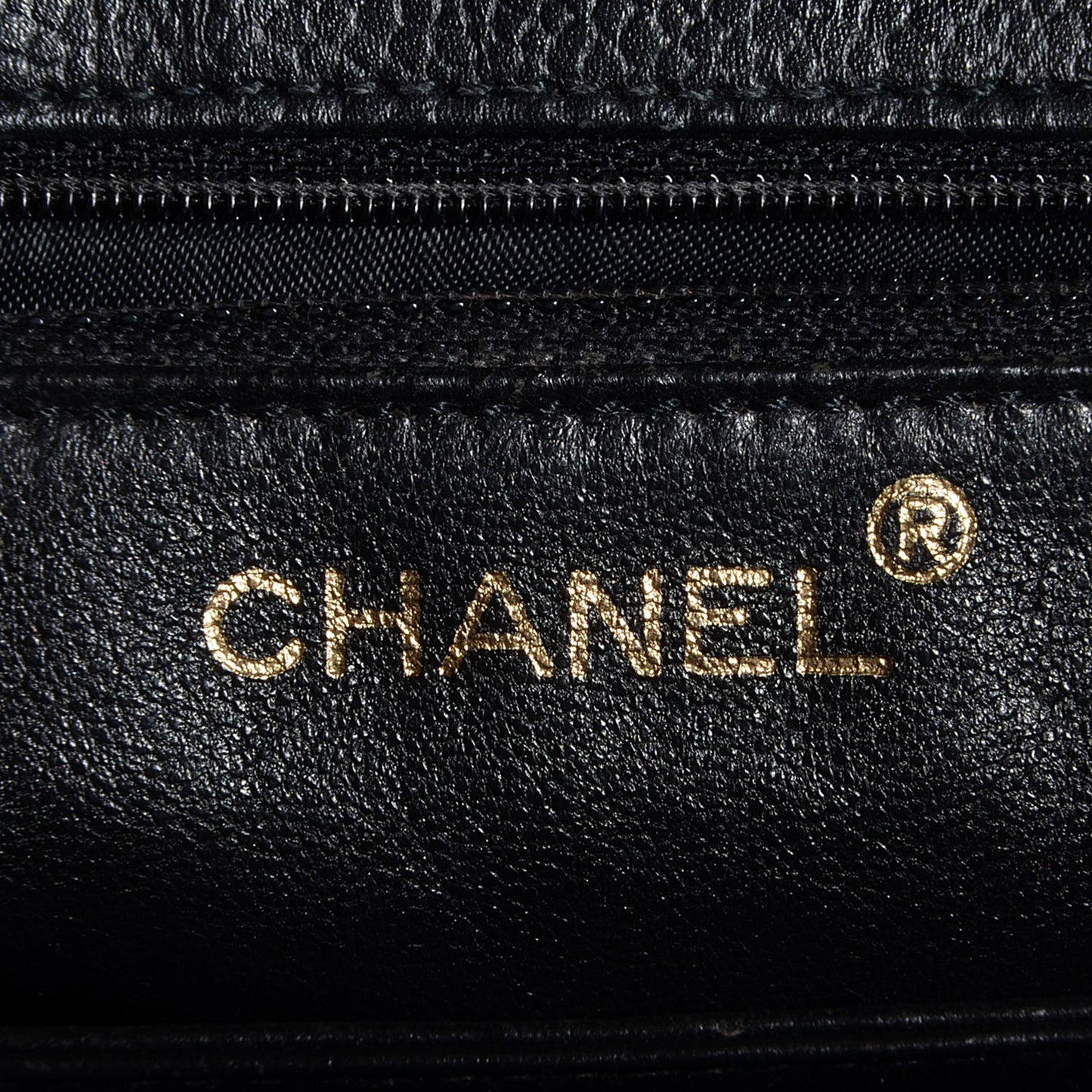 Caviar Medium Shoulder Bag Black