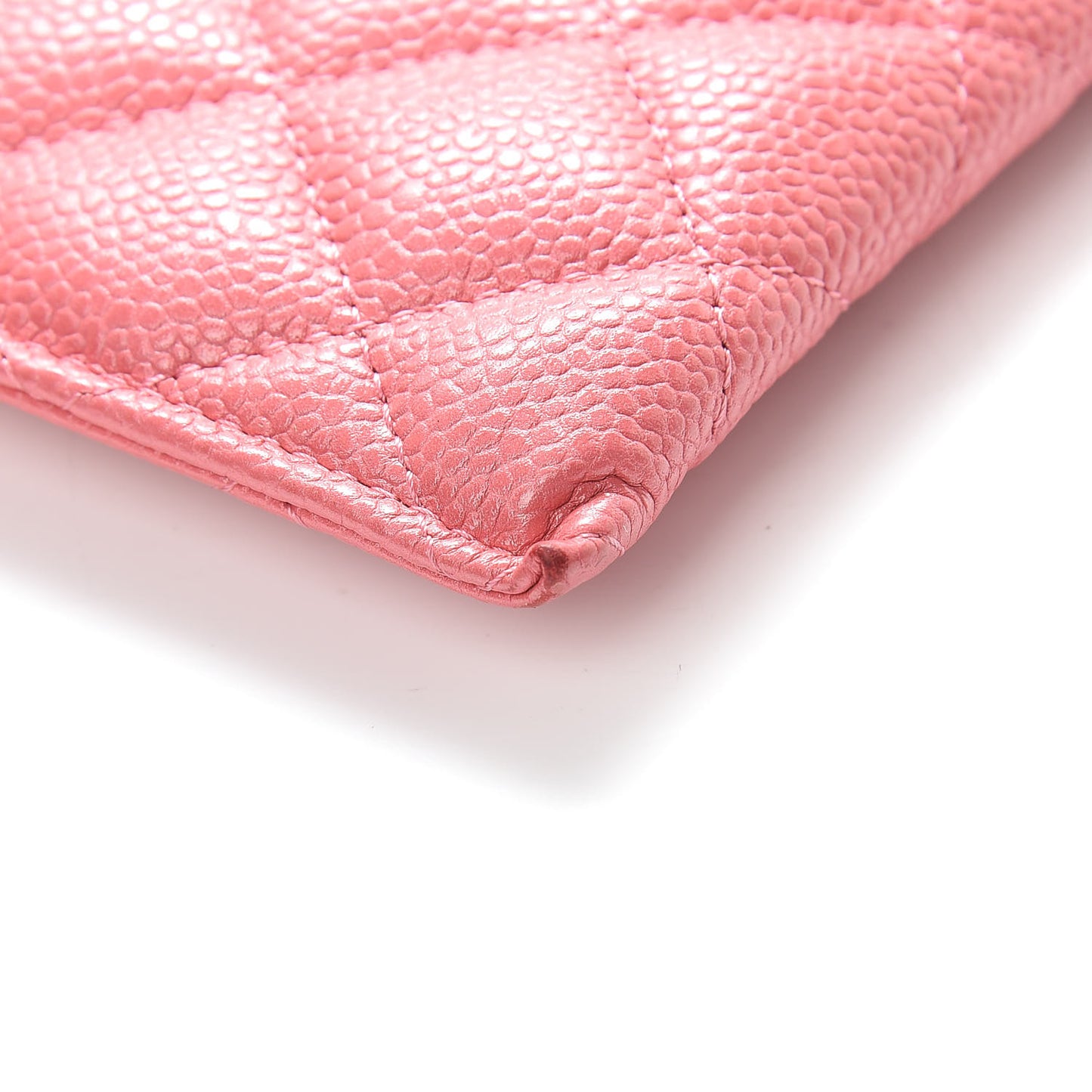 Iridescent Caviar Quilted Classic Zip Pouch Pink