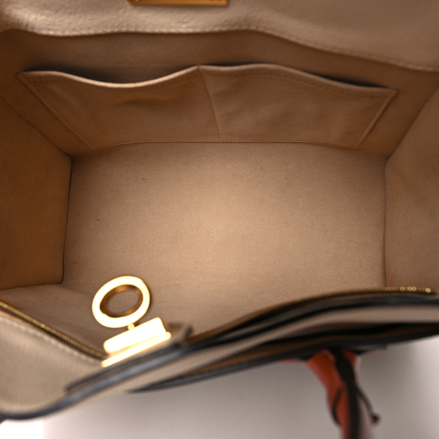 Louis Vuitton Calfskin Monogram Tufting On My Side Galet 5 of 9
