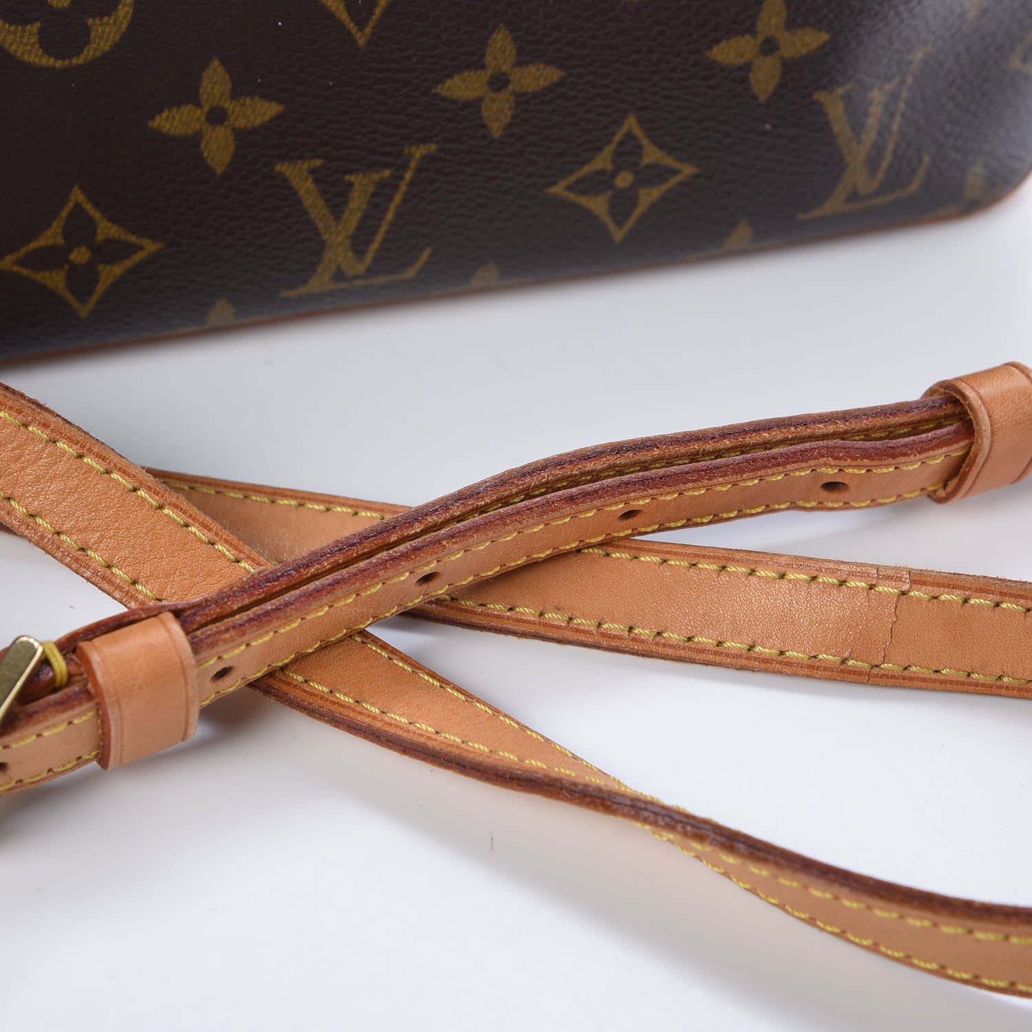 Louis Vuitton Monogram Trotteur 9 of 18