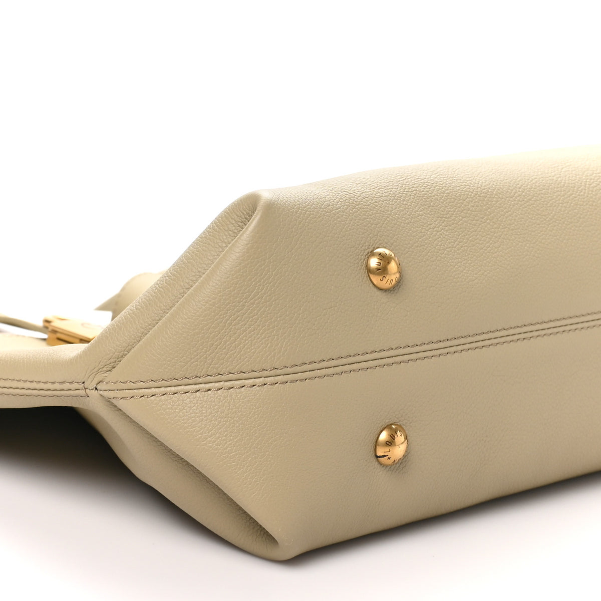 Louis Vuitton Grained Calfskin Low Key Cabas MM Clay 9 of 10