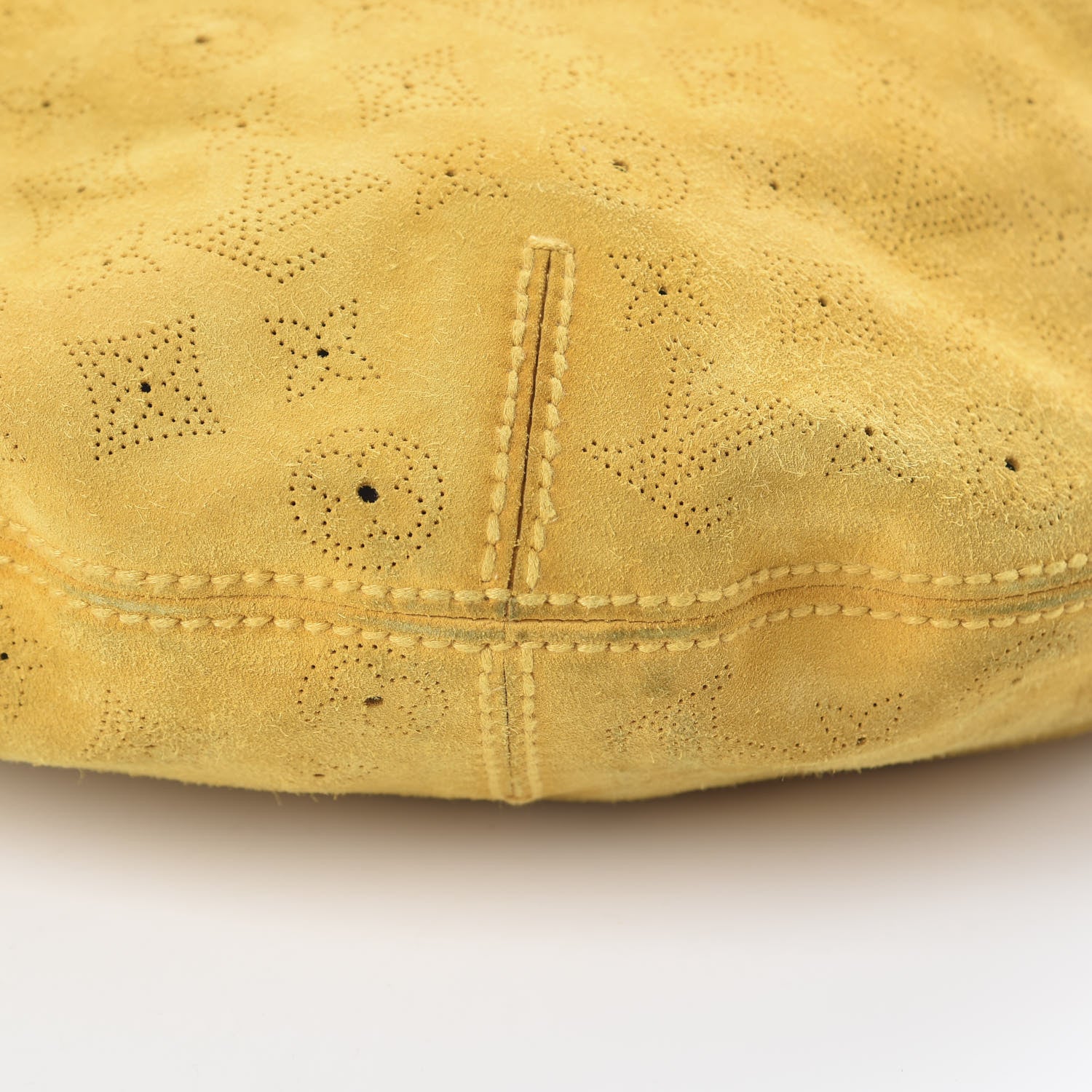 Louis Vuitton Suede Mahina Onatah GM Maize 6 of 7