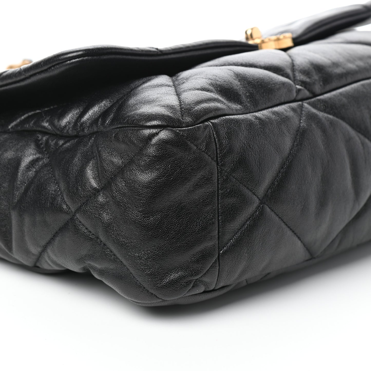 Lambskin Quilted Maxi Chanel 19 Flap Black