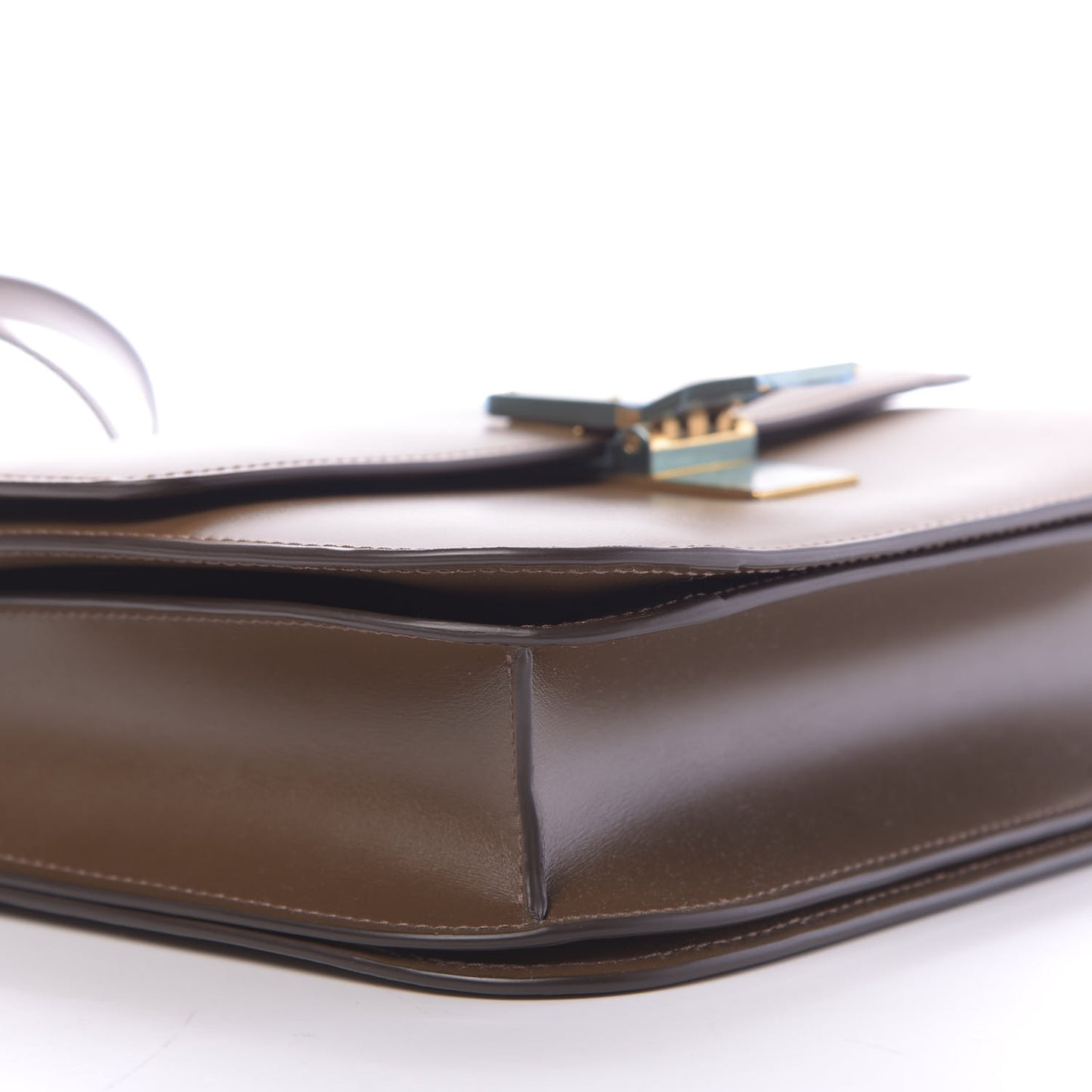 Box Calfskin Medium Classic Box Flap Bag Camel