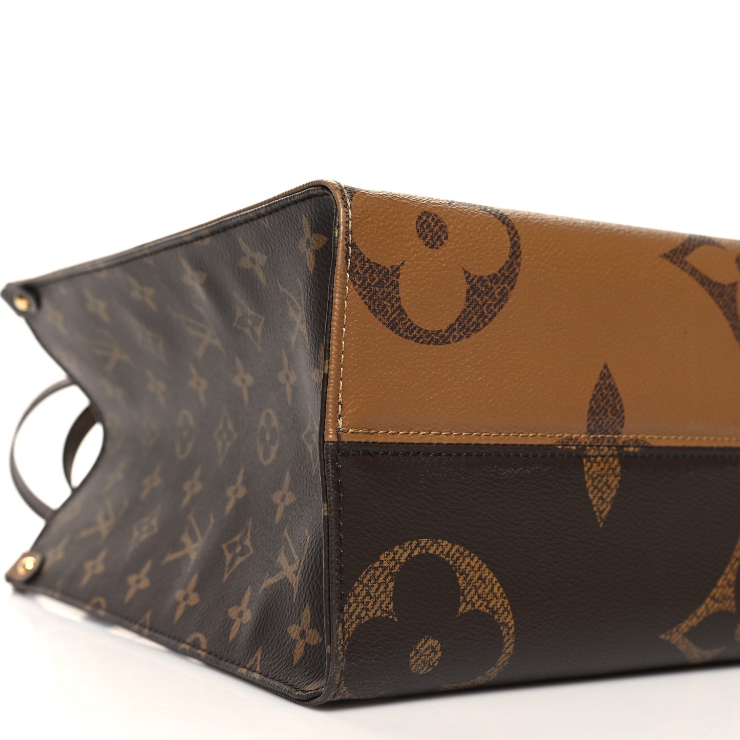 Reverse Monogram Giant Onthego MM