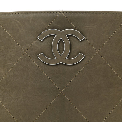 Chanel Washed Calfskin Diamond Stitch Large Hamptons Shopping Tote Green 10 of 17