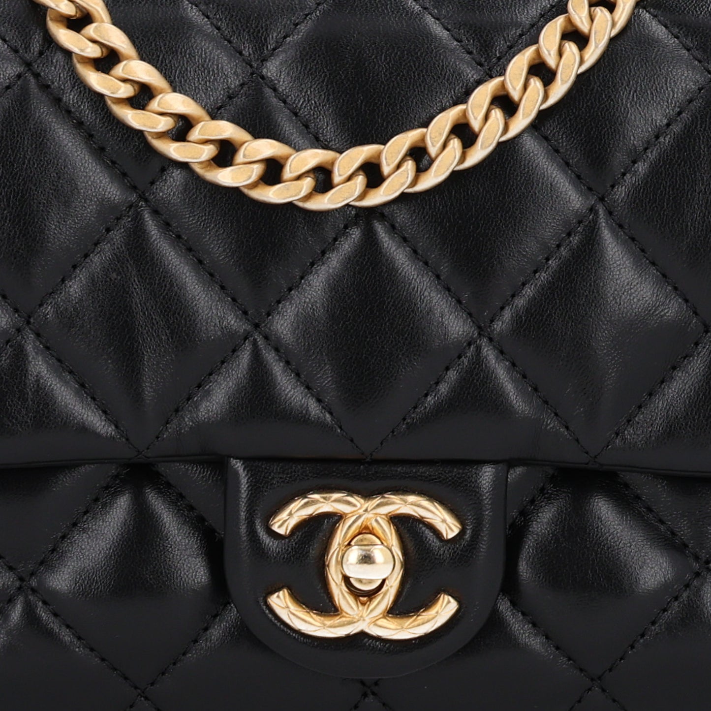 Lambskin Quilted Small Pillow Crush Flap Black