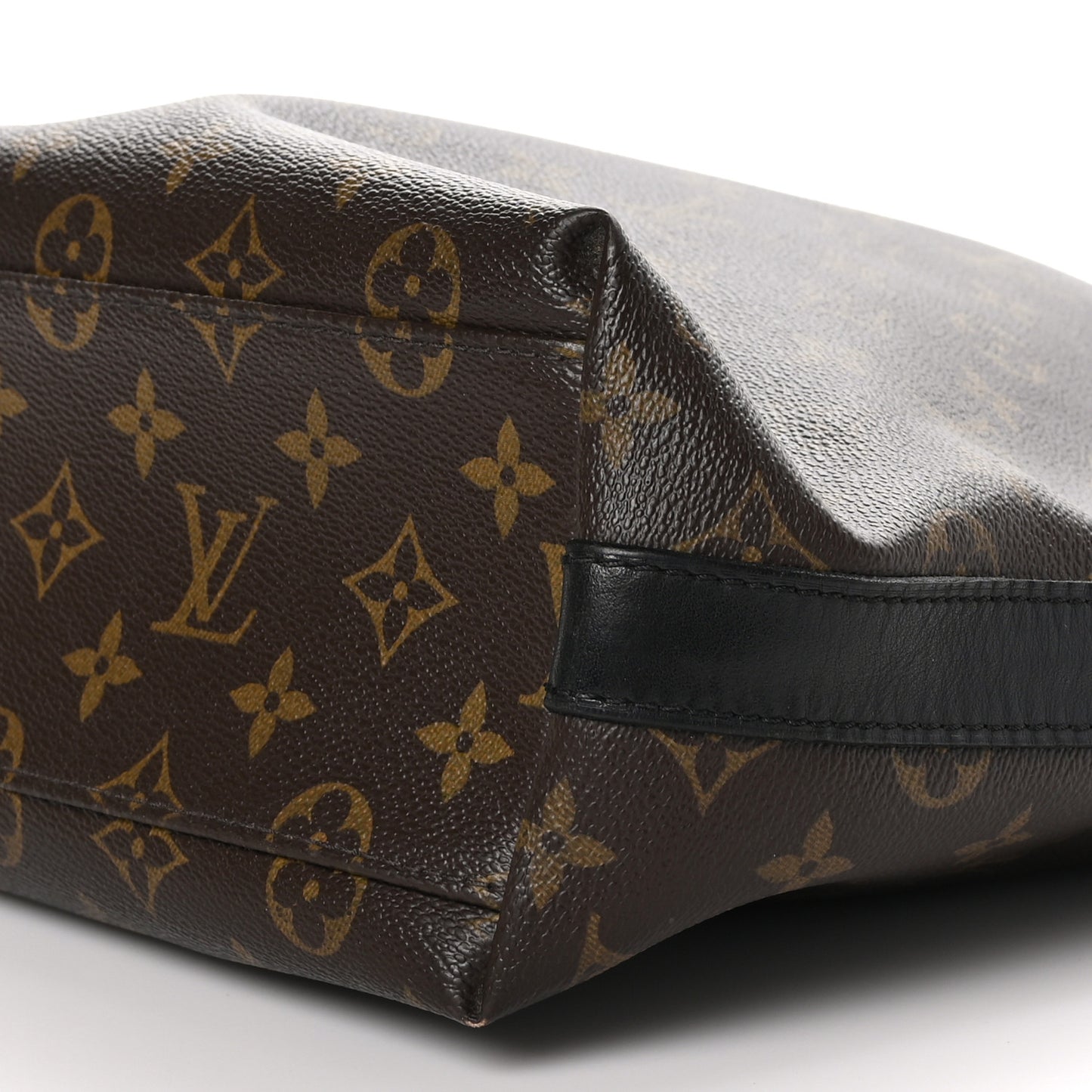 Monogram Macassar Kitan