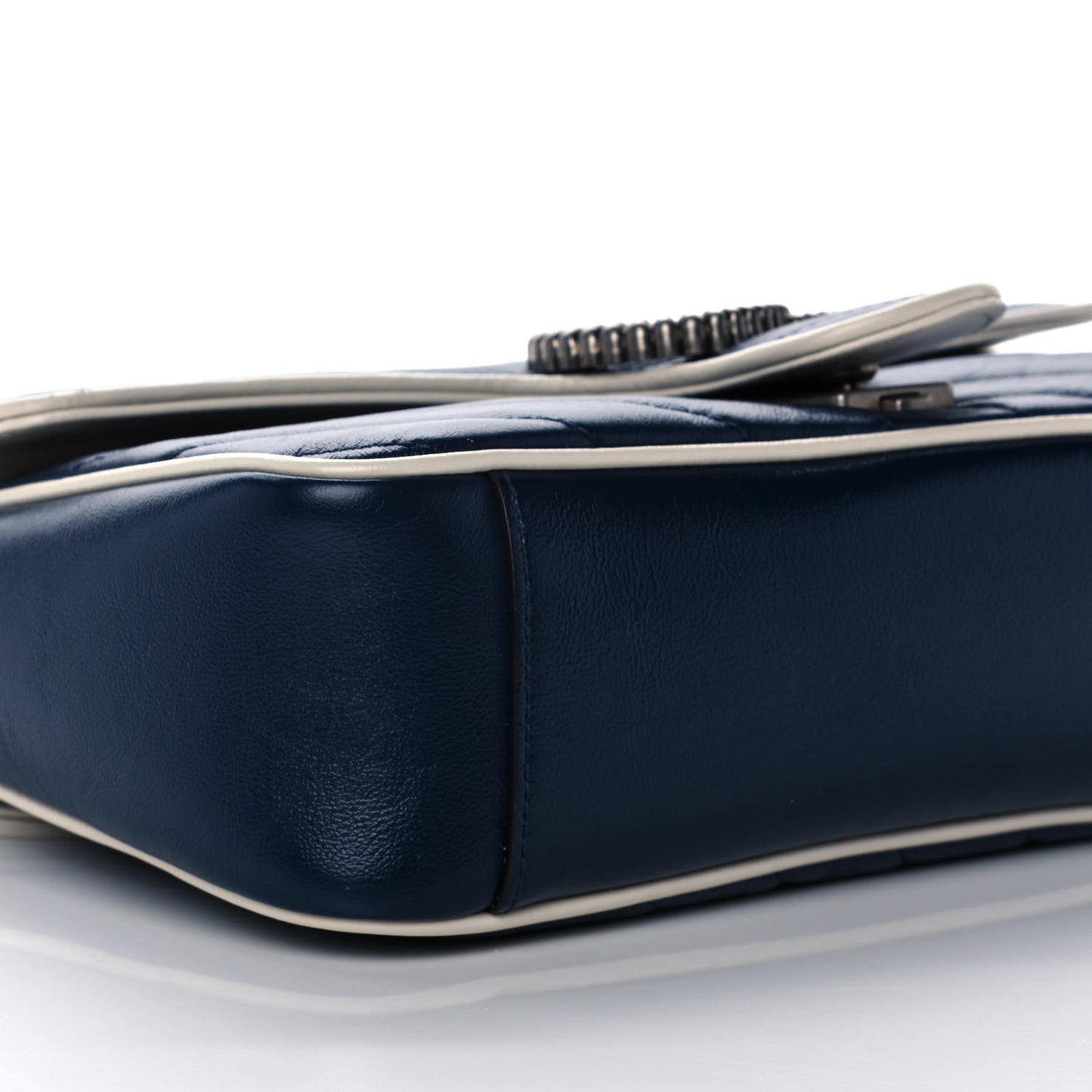 Vintage Effect Calfskin Matelasse Diagonal Small Torchon GG Marmont Shoulder Bag Blue Agata Mystic White