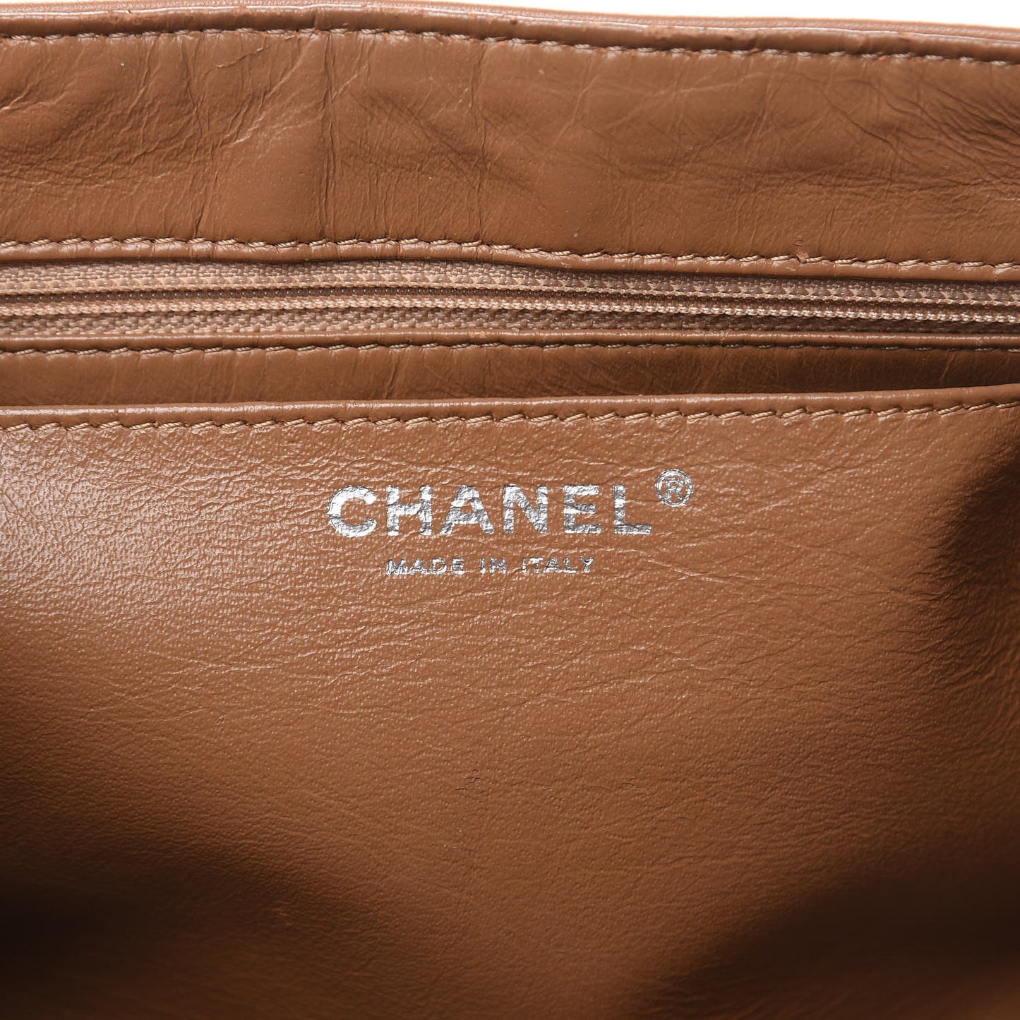 Calfskin Diagonal Ligne Flap Beige