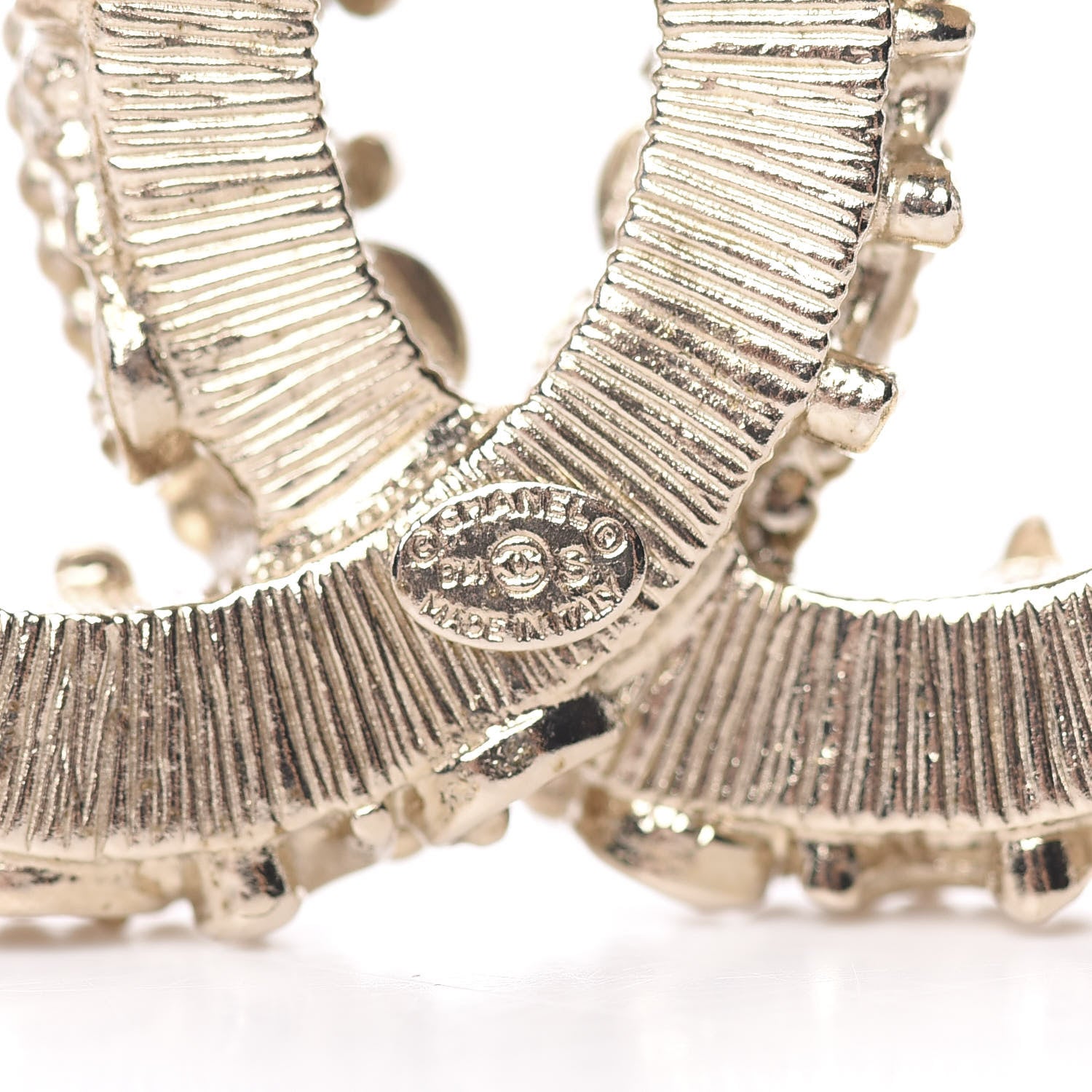 Chanel Enamel CC Baroque Brooch Beige Gold 3 of 4