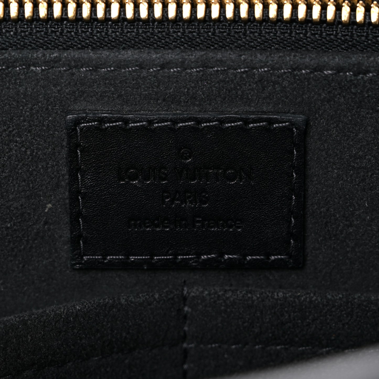 Monogram Cuir Plume Very Tote MM Black